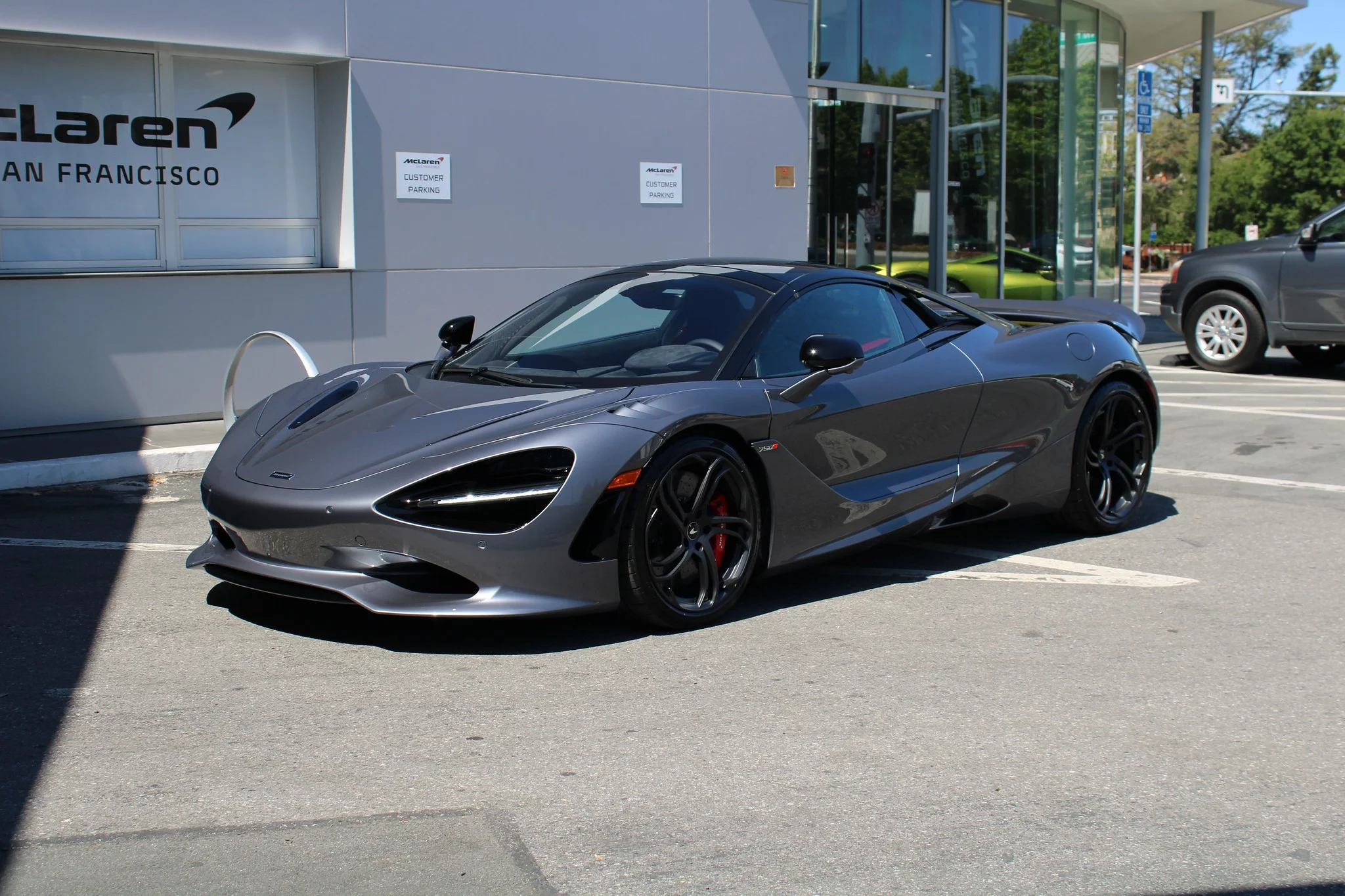 Anthracite McLaren 750S