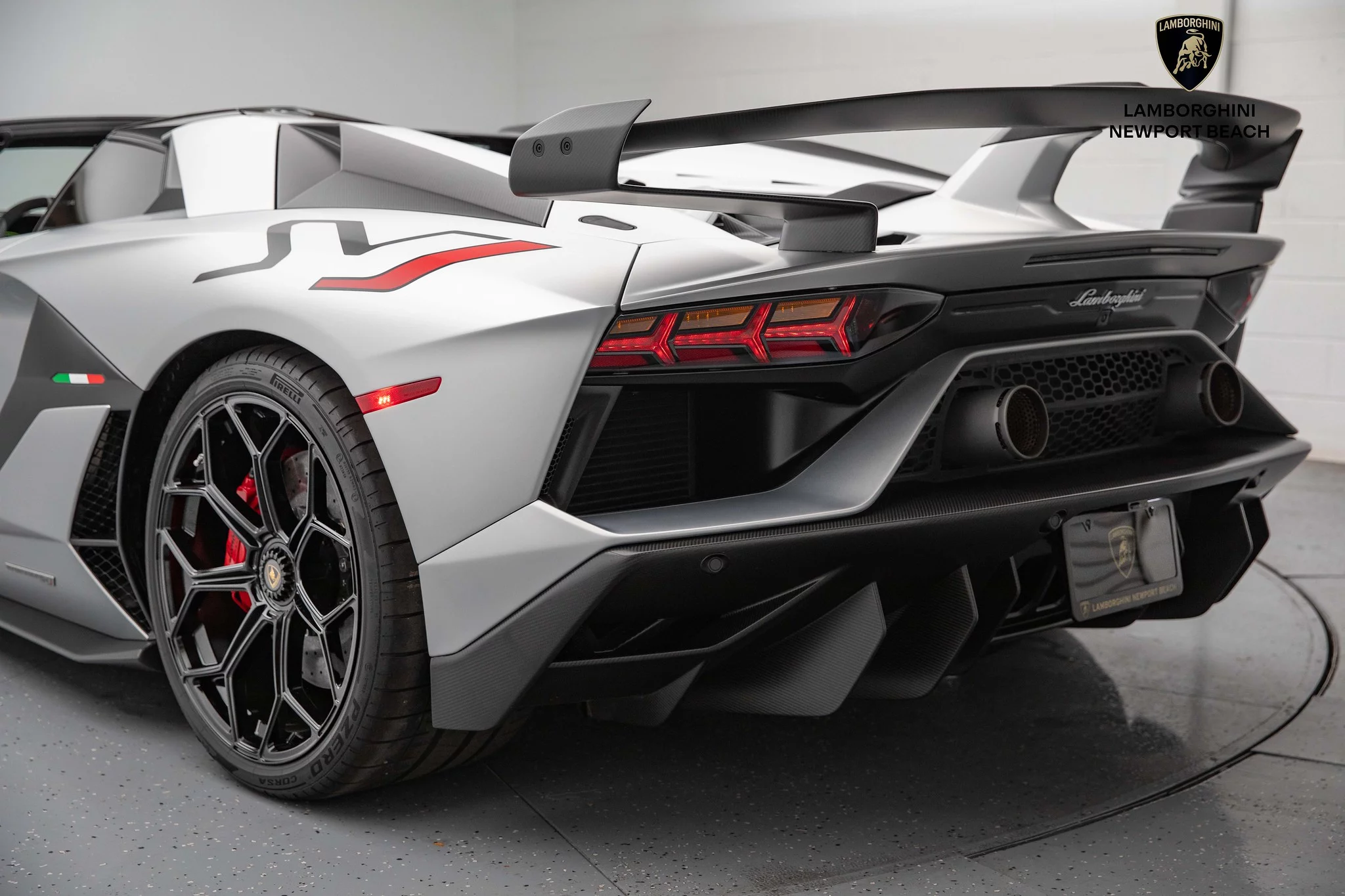Grigio Adamas Lamborghini Aventador