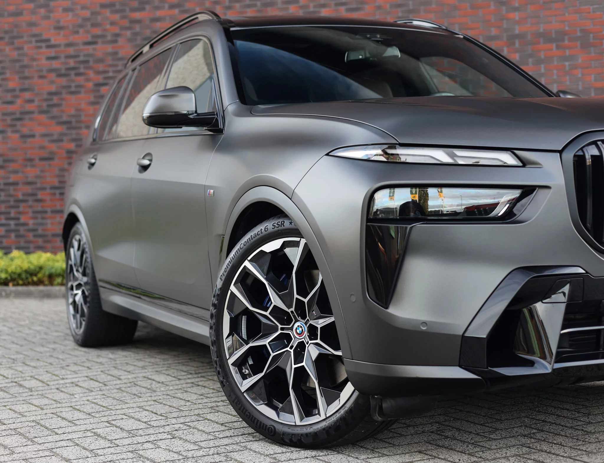 Frozen Deep Grey BMW X7