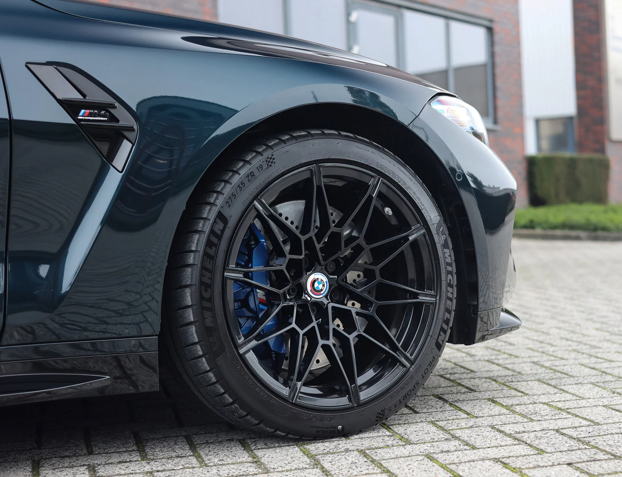 Malachite Green Dark BMW M4