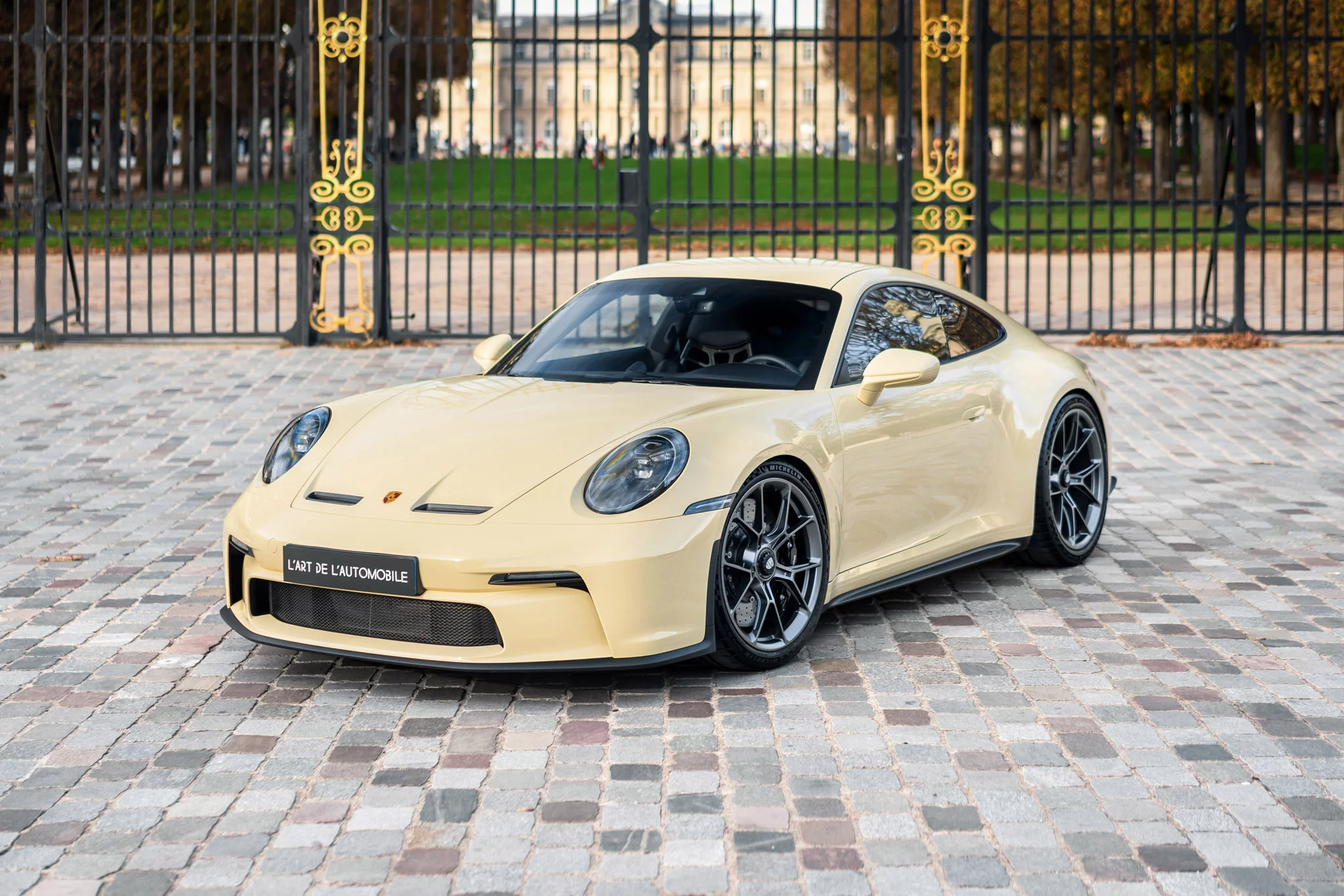 Ivory Porsche 911 GT3