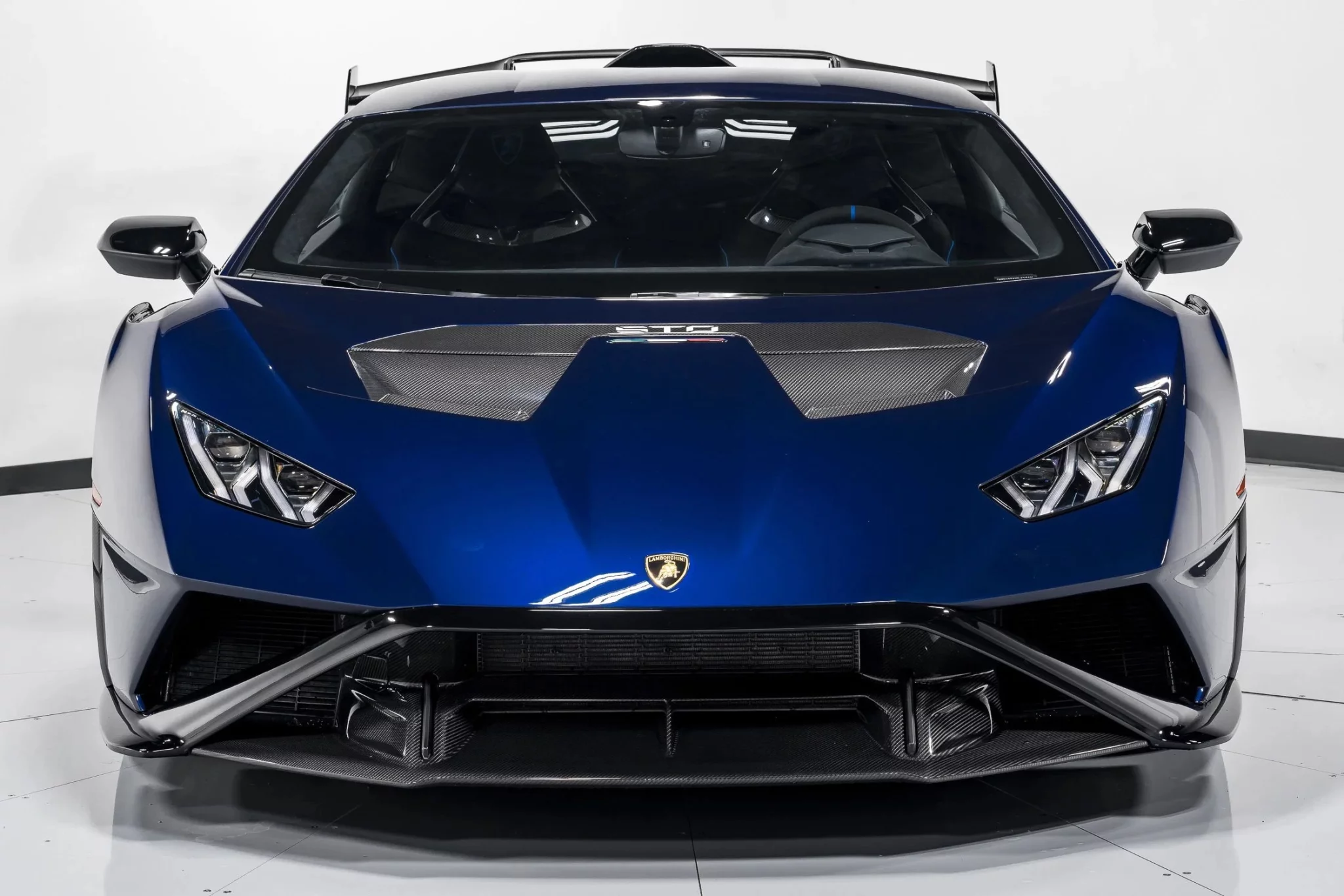Blu Astraeus Lamborghini Huracán