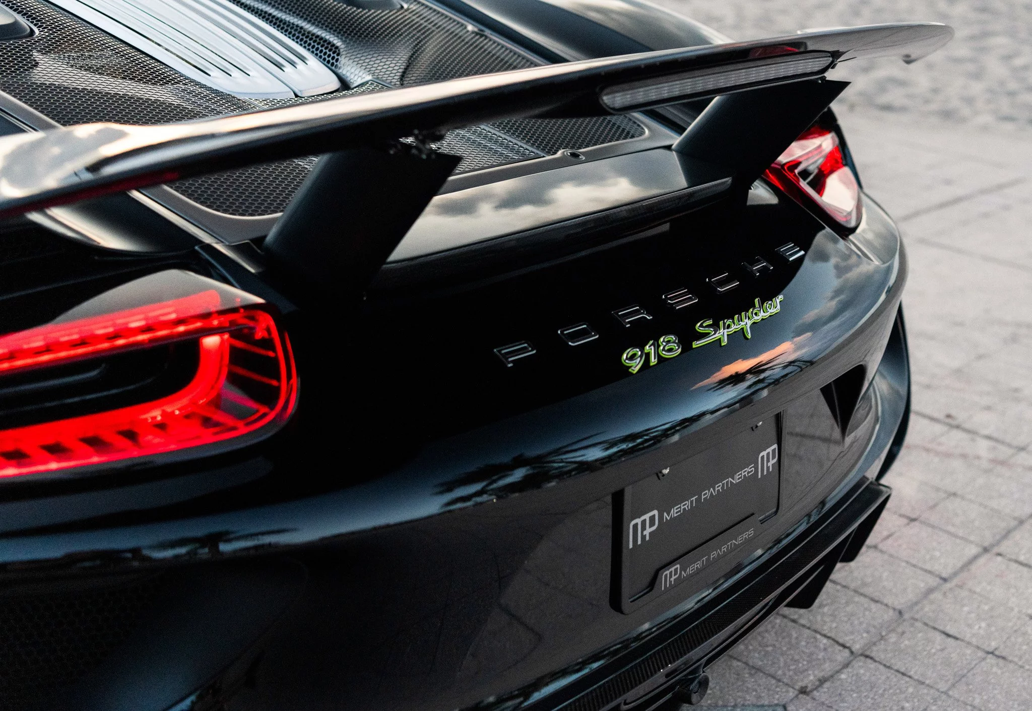 Black Porsche 918 Spyder