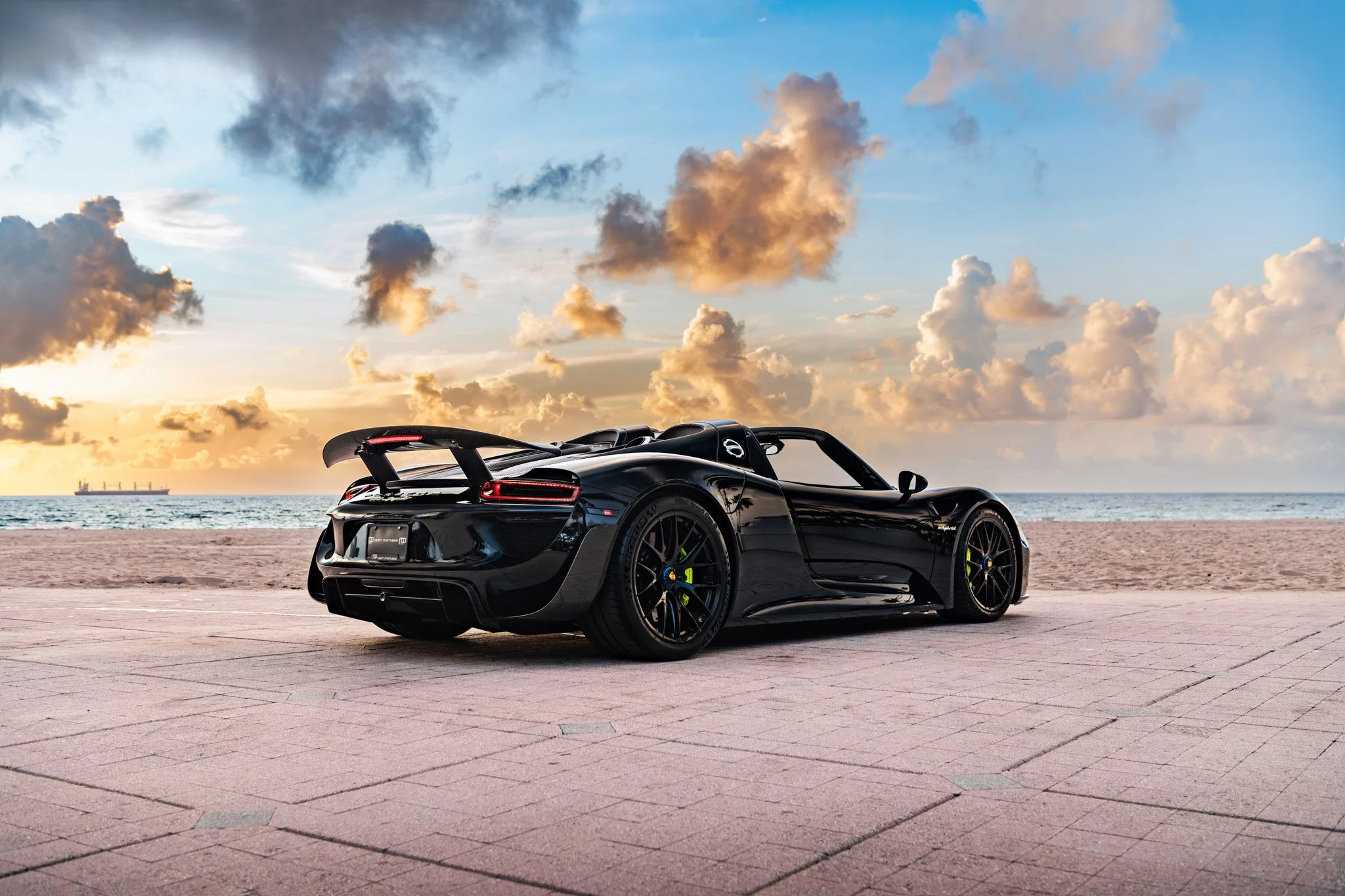 Black Porsche 918 Spyder