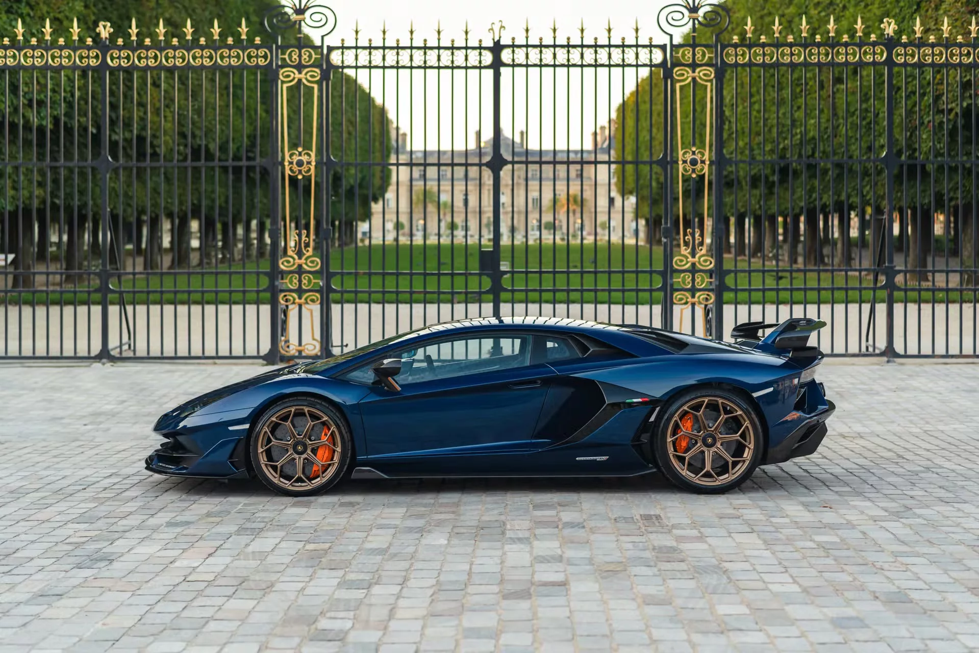 Blu Hera Lamborghini Aventador