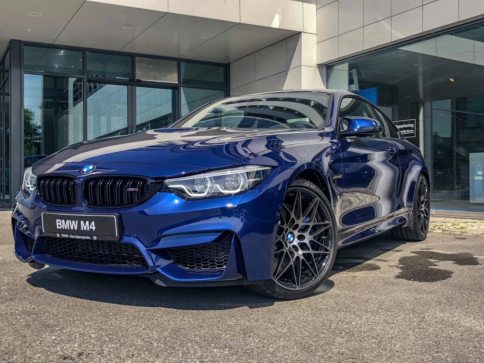 Blue Hera Mica BMW M4