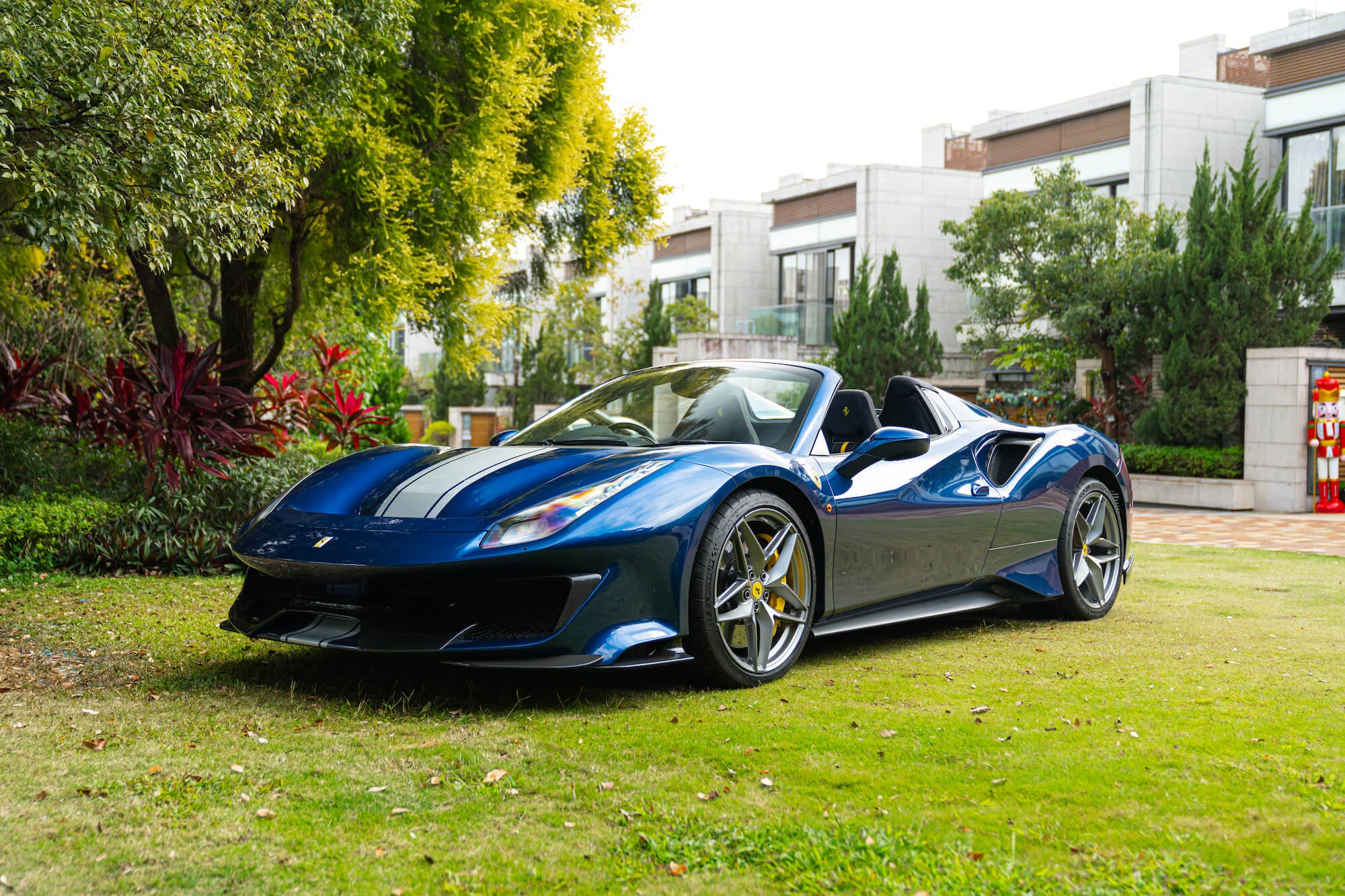 Blu Tour de France Ferrari 488