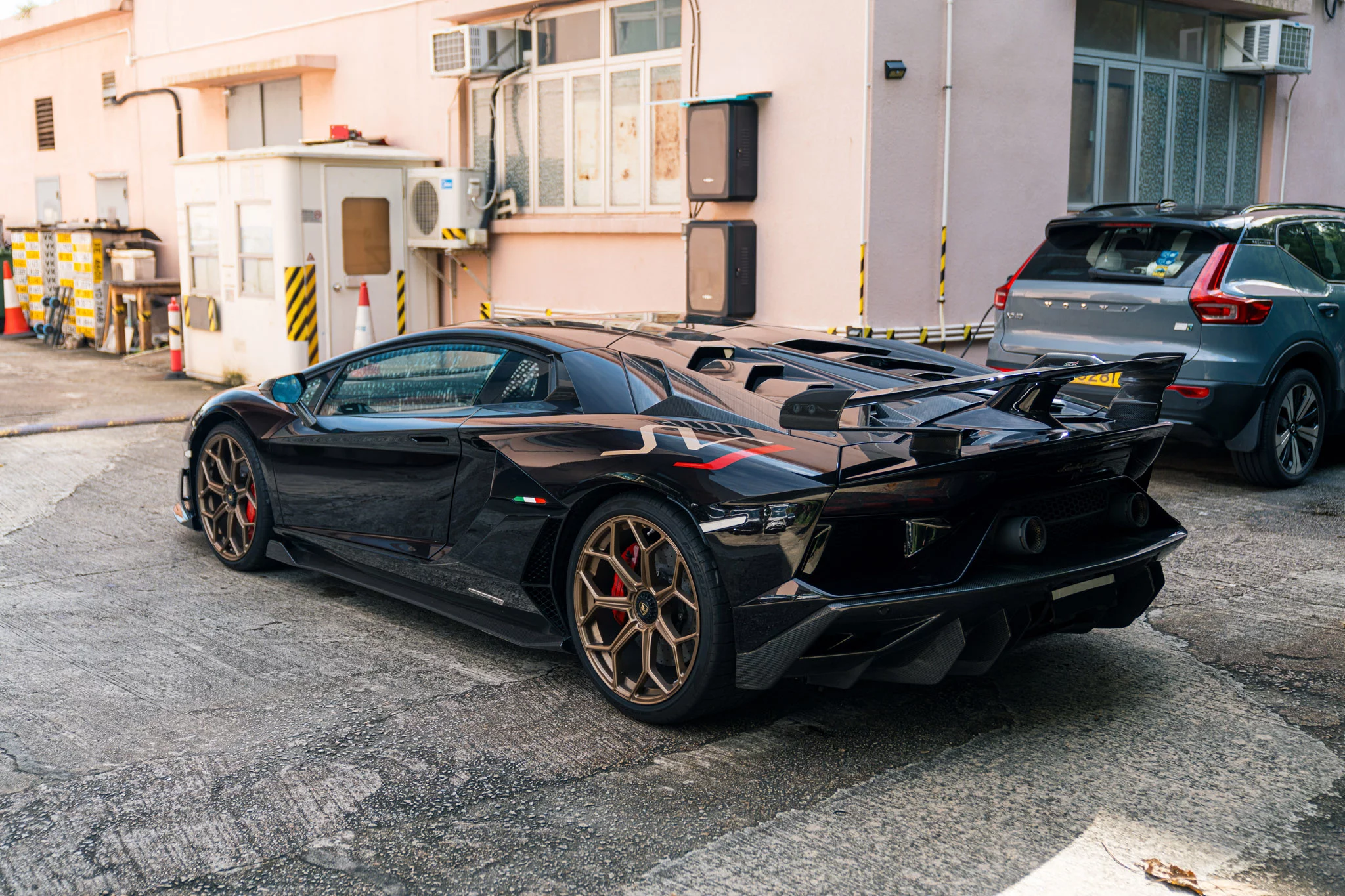 Nero Granatus Lamborghini Aventador