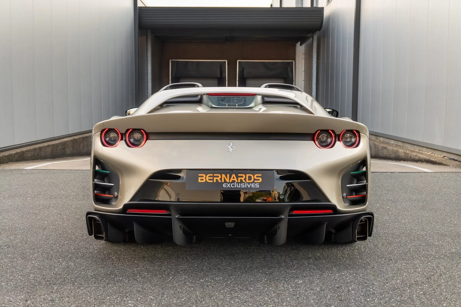 Nuovo Grigio Ingrid Ferrari 812