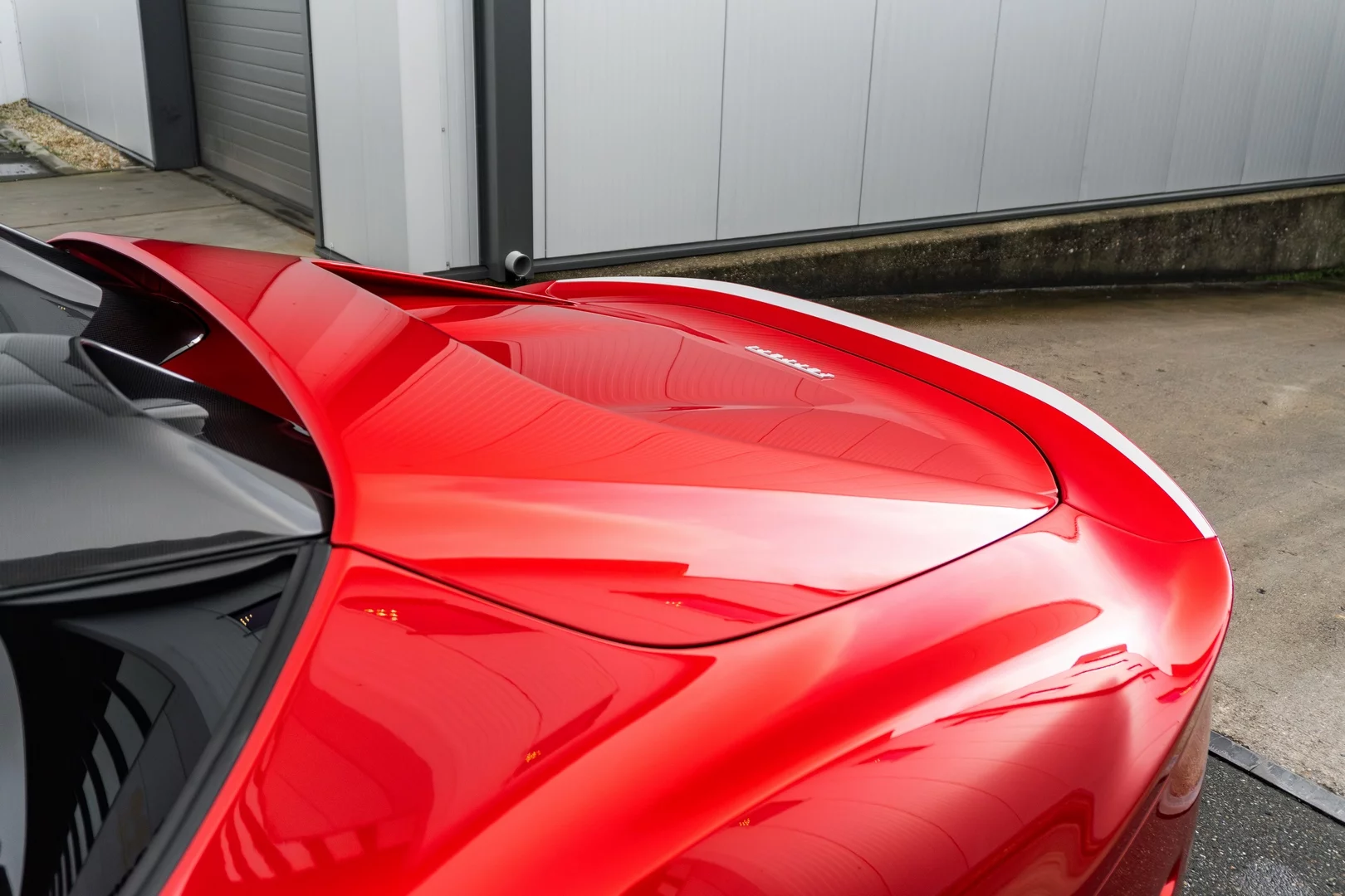 Rosso Magma Ferrari 812