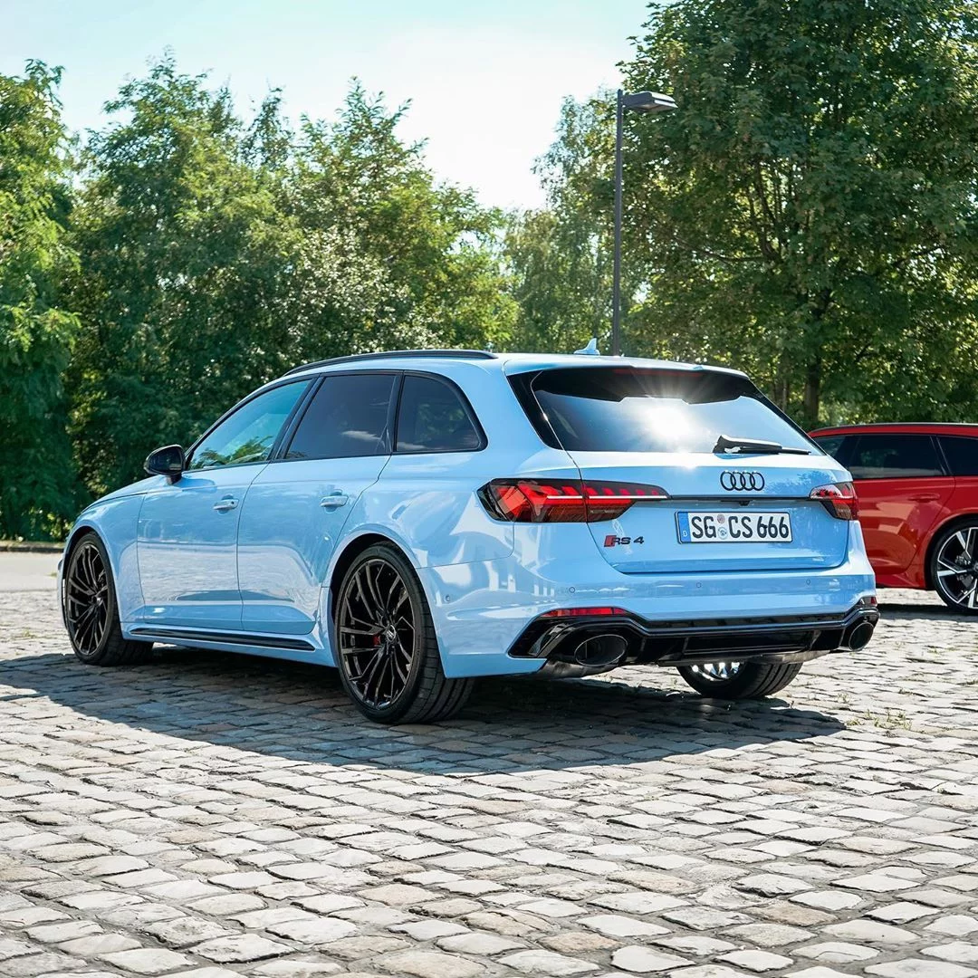 Frosted Glass Blue Audi RS4 Avant