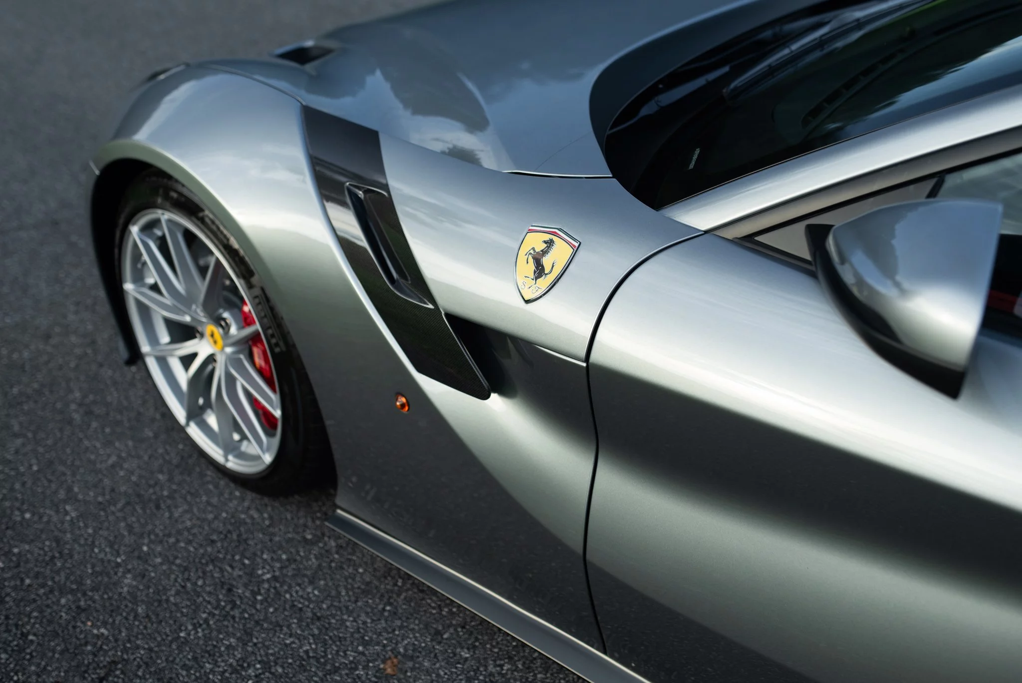 Grigio Titanio Ferrari F12