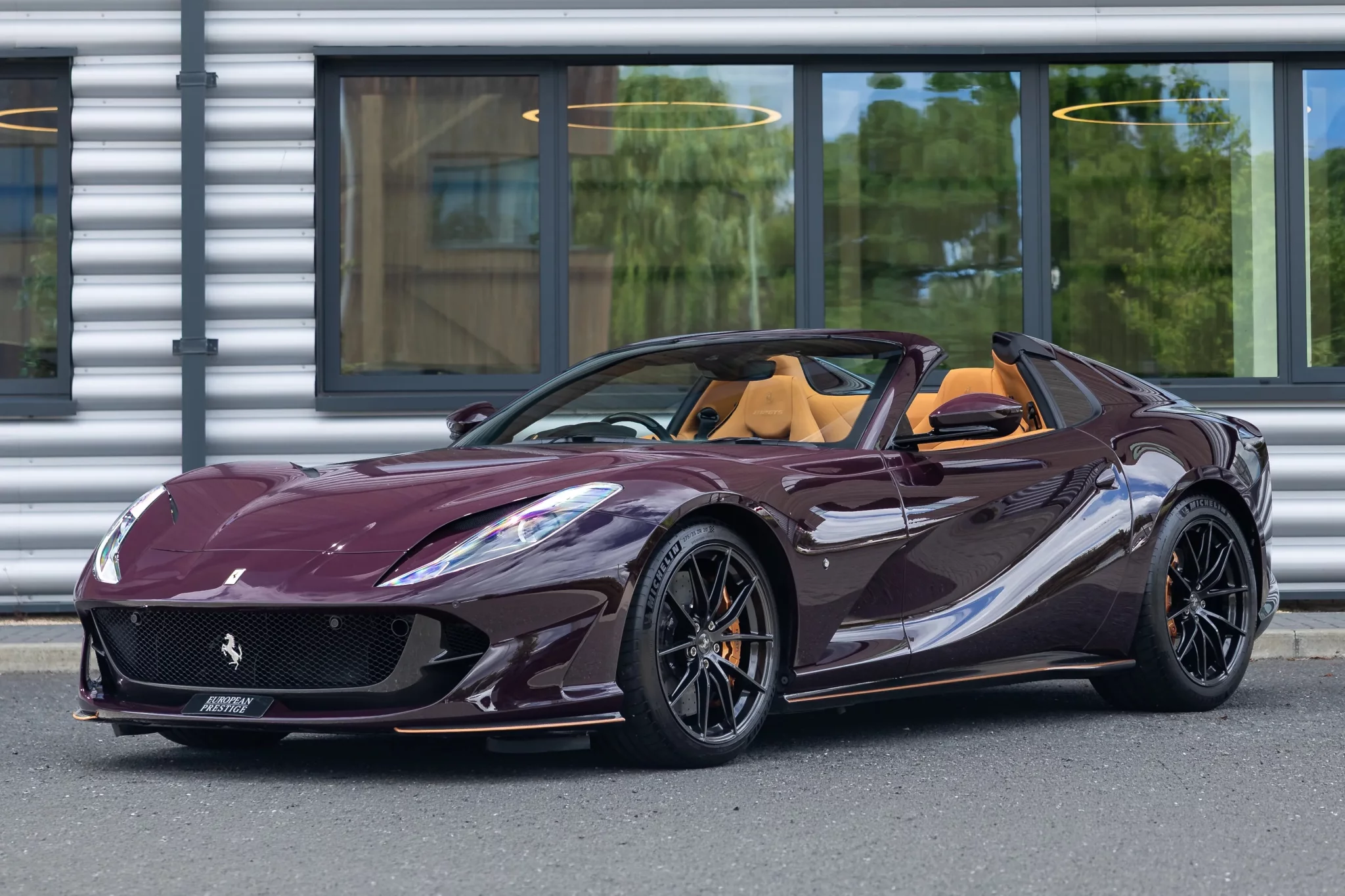 Vinaccia Ferrari 812