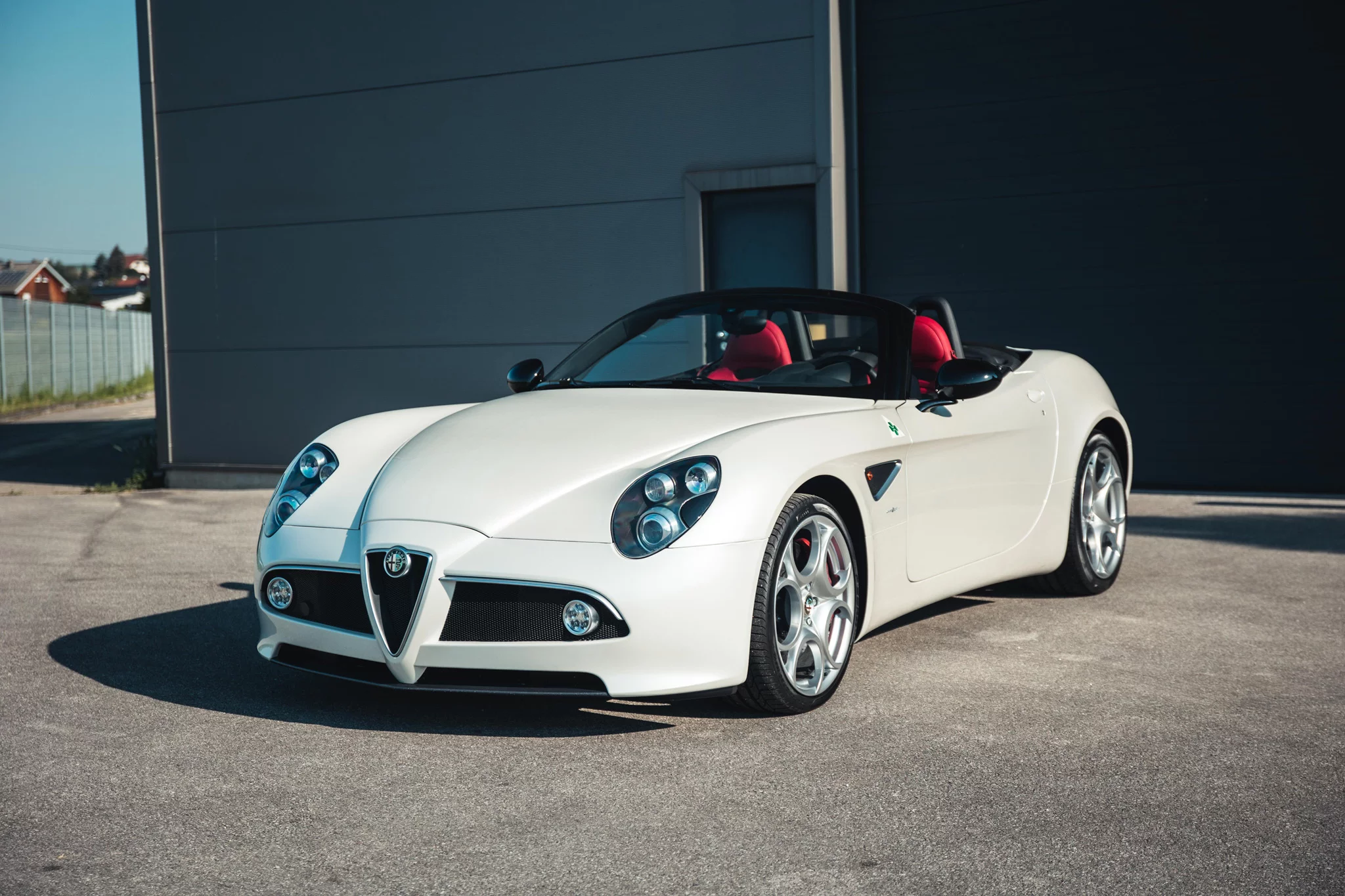 Bianco Madreperla Alfa Romeo 8C