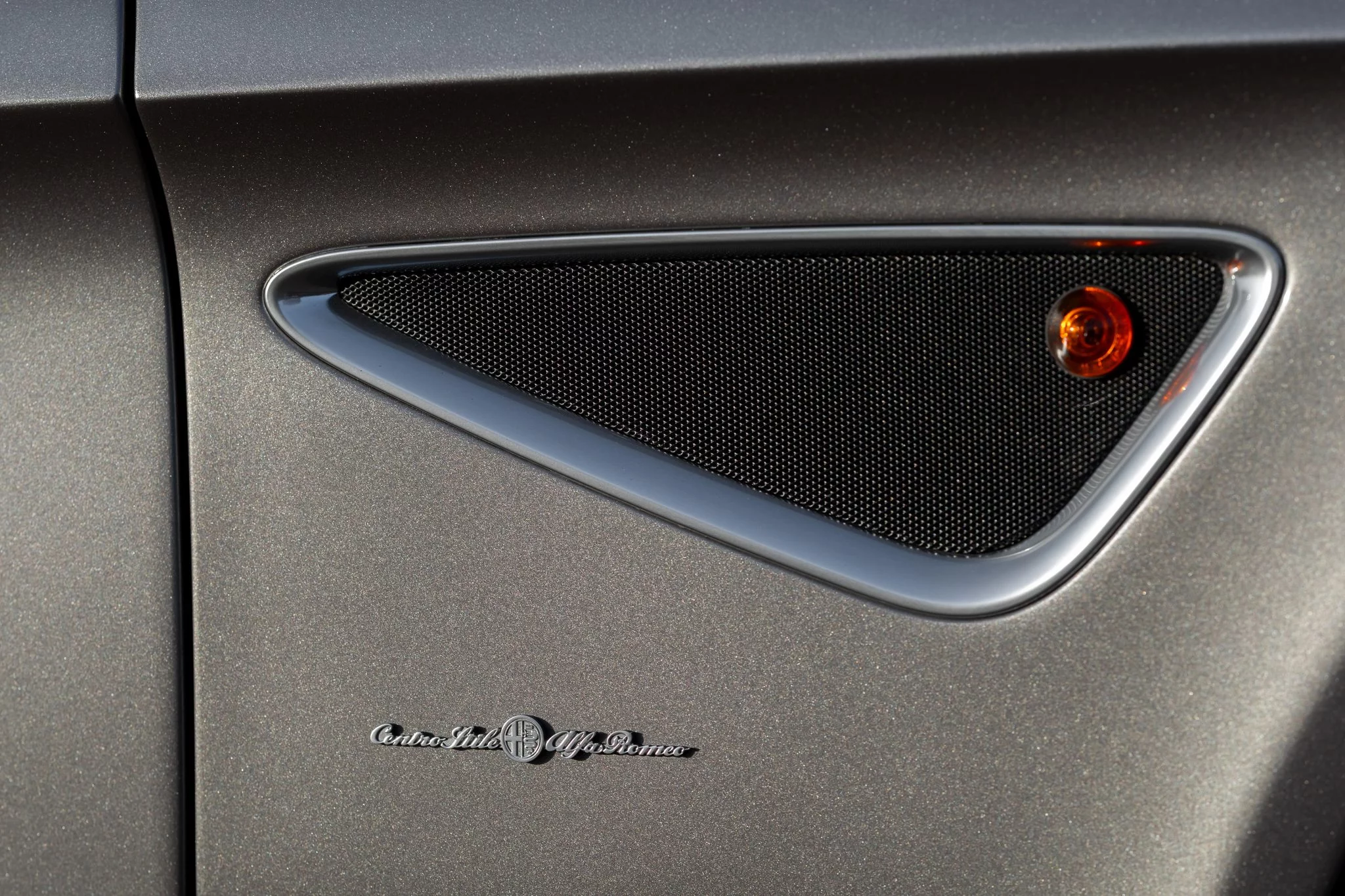 Grigio Nuvolari Alfa Romeo 8C