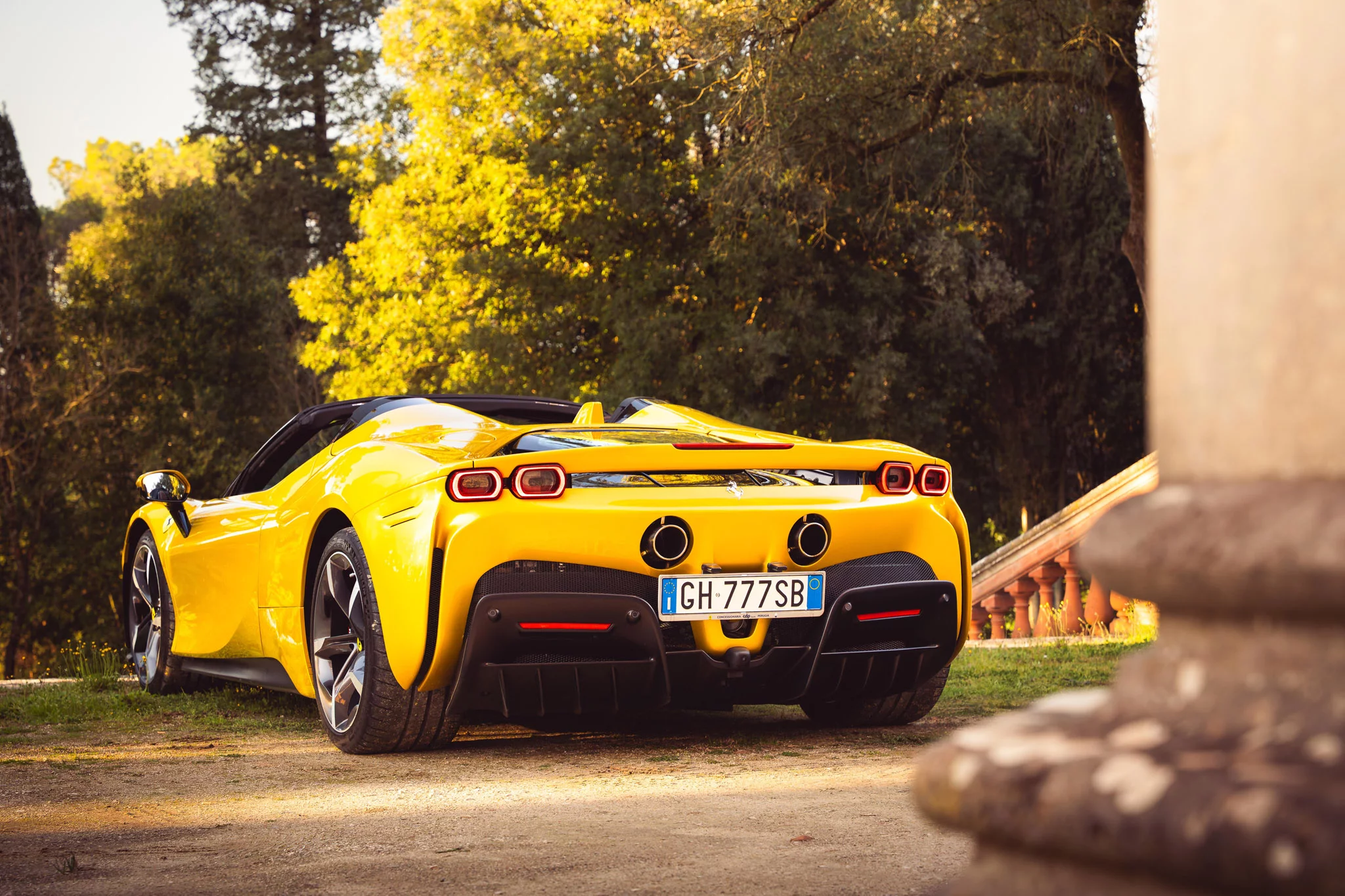 Giallo Montecarlo Ferrari SF90