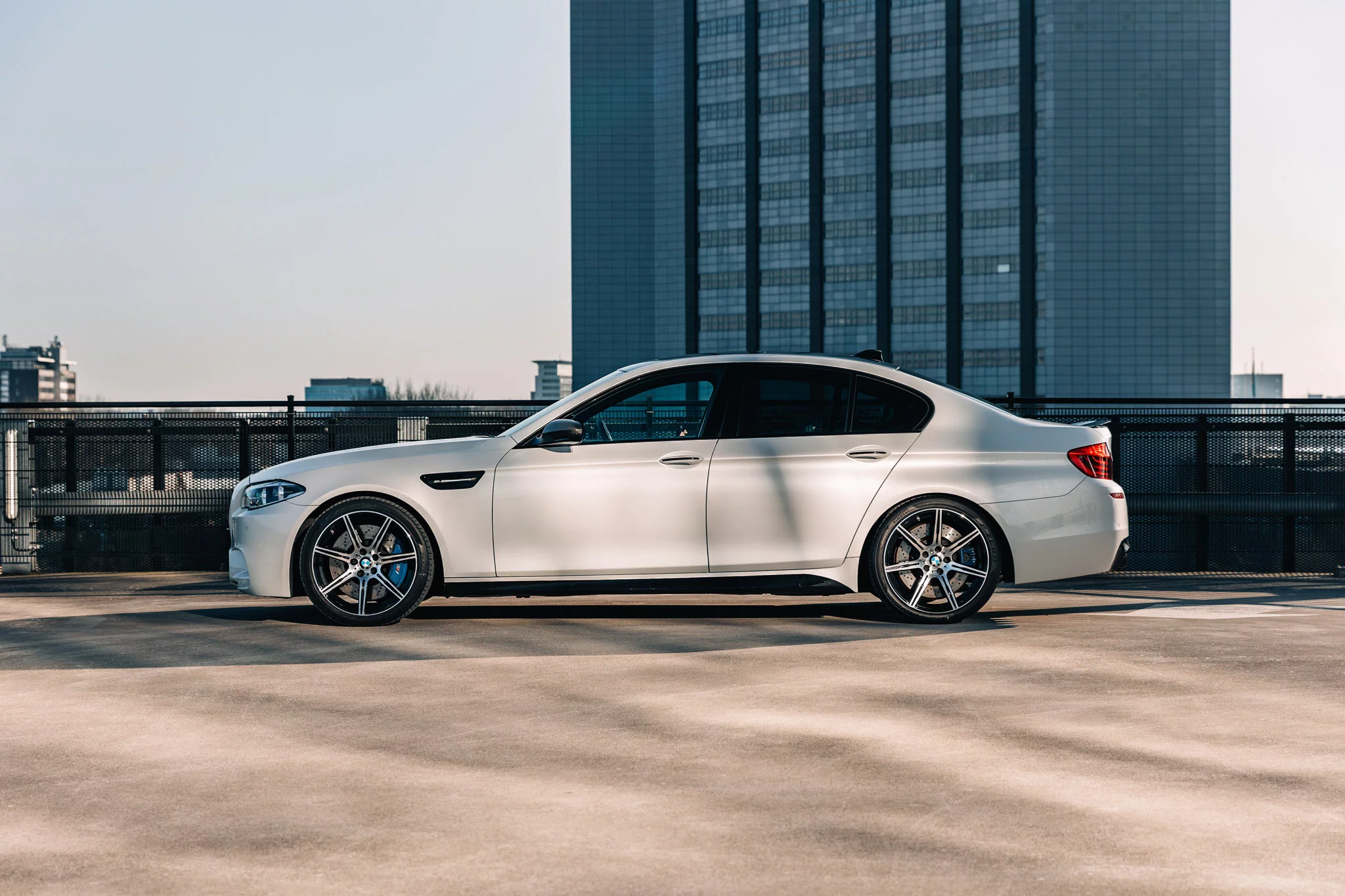 Mineral White BMW M5