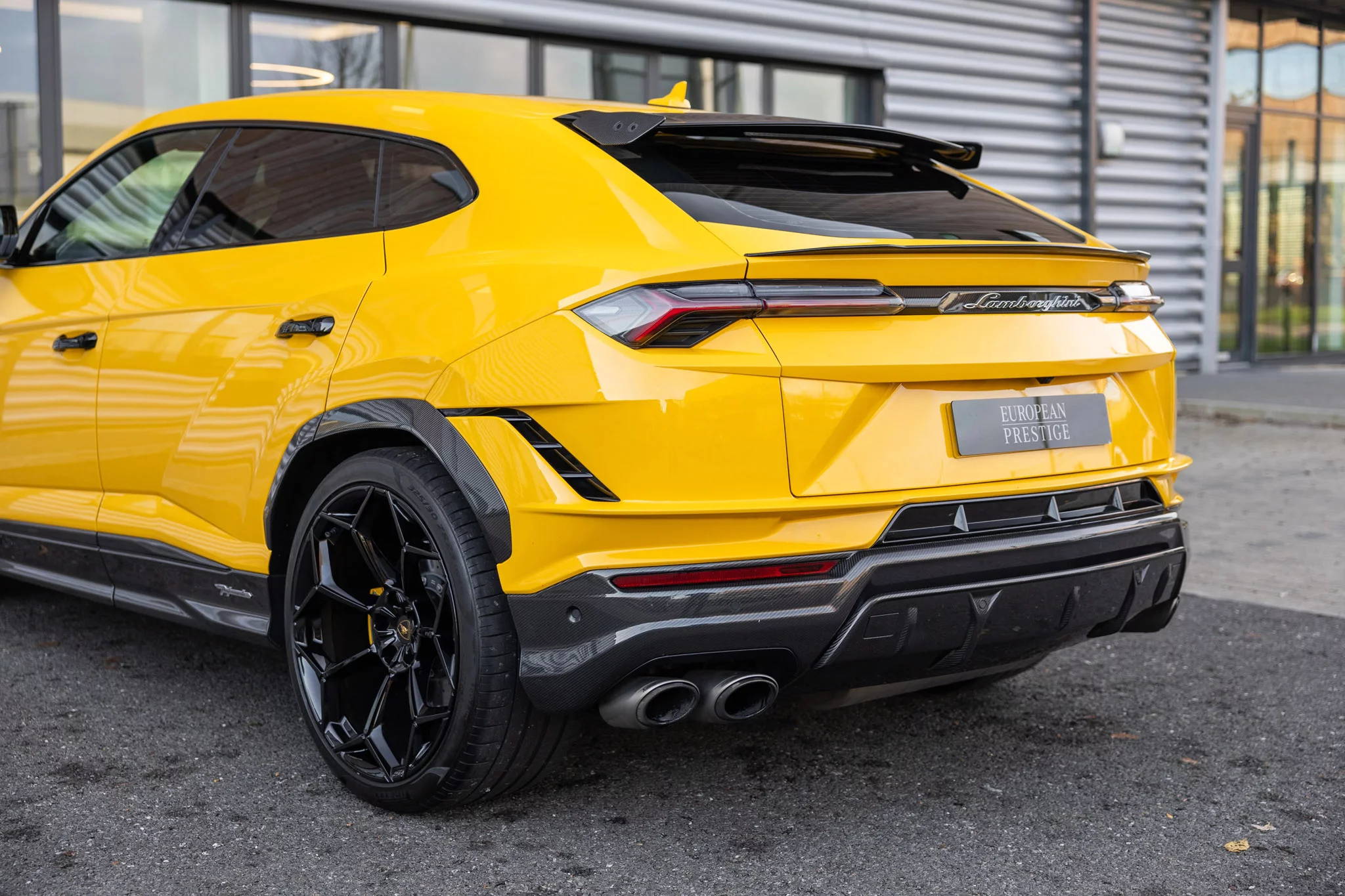 Giallo Auge Lamborghini Urus