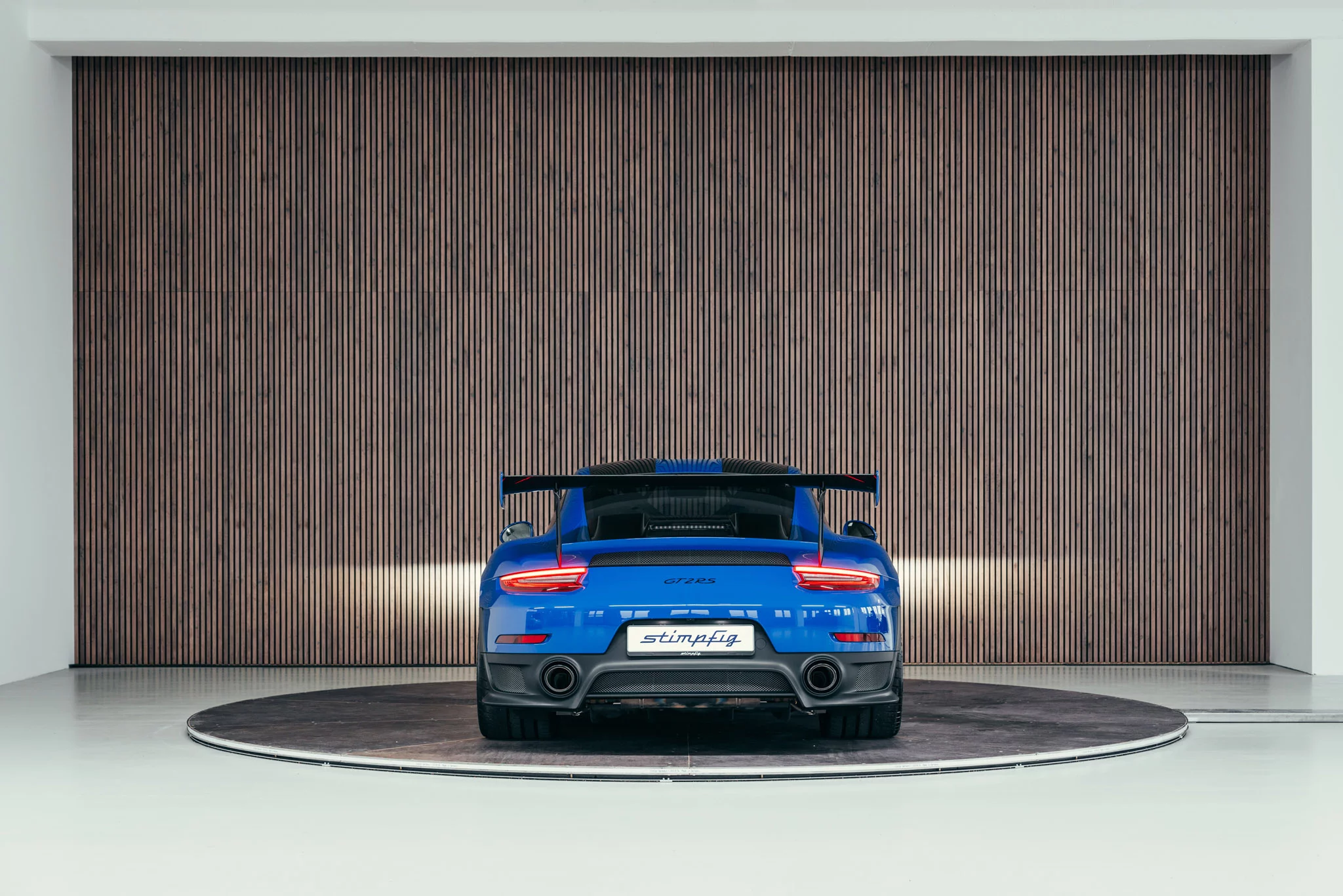 Club Blue Porsche 911 GT2 RS