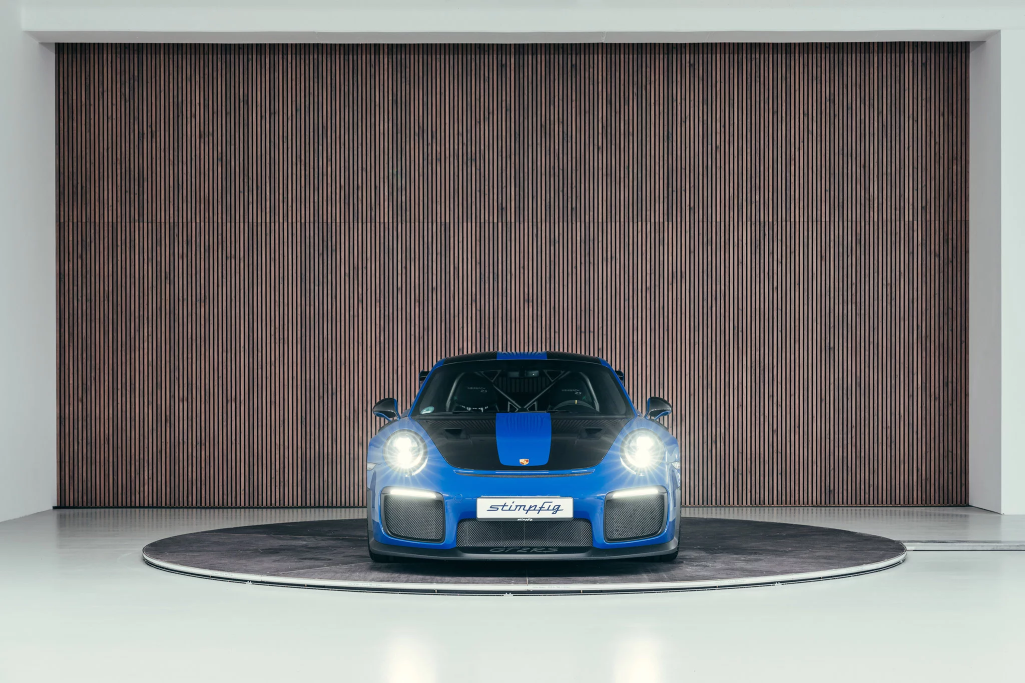 Club Blue Porsche 911 GT2 RS