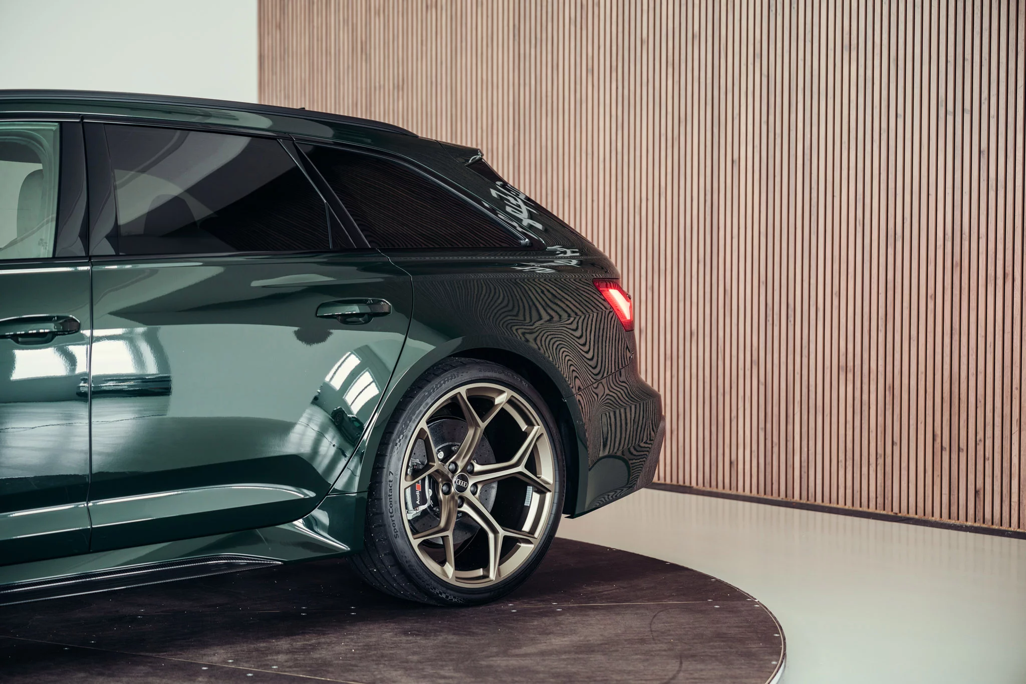 British Racing Green Audi RS6 Avant