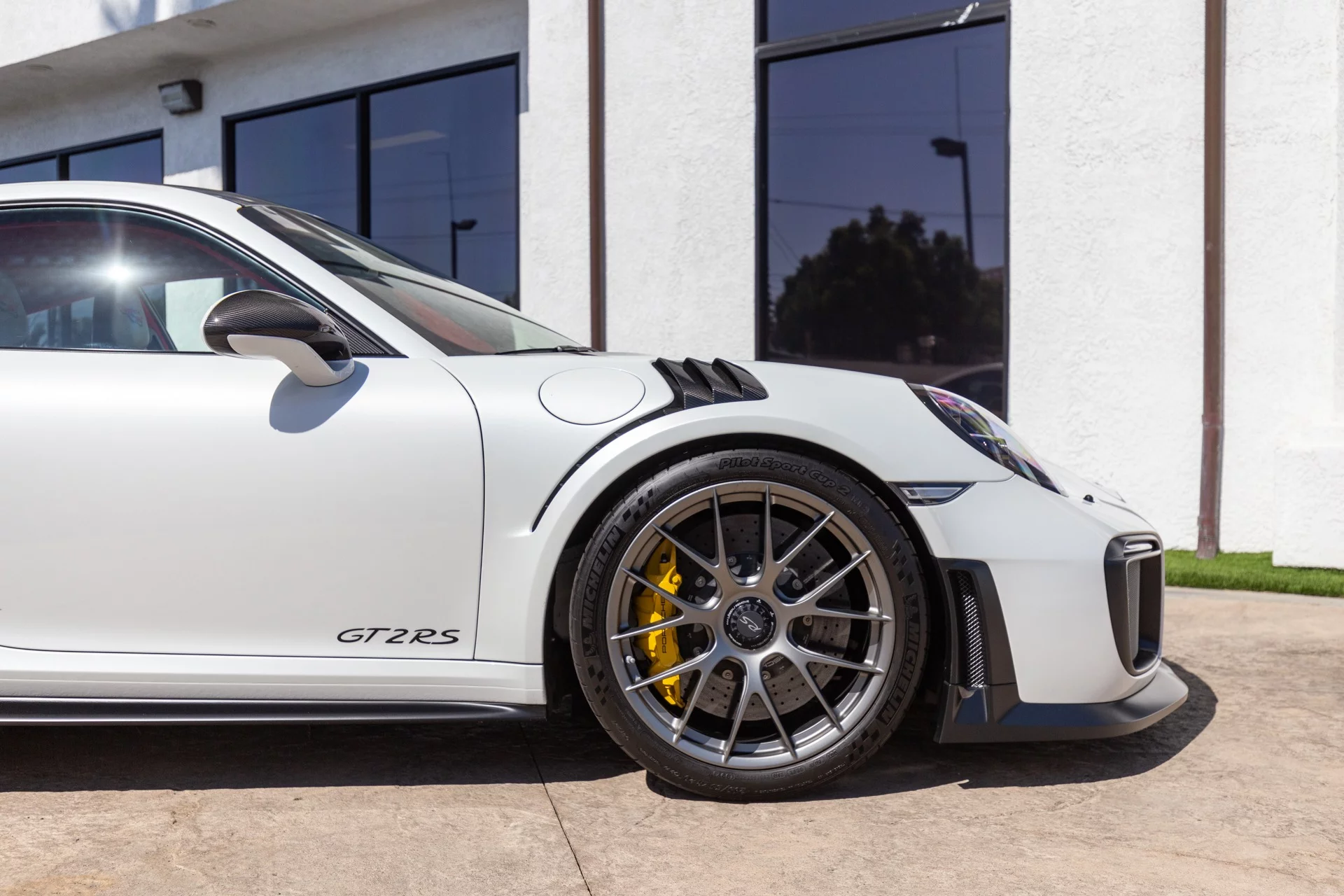 Oryx White Porsche 911 GT2 RS