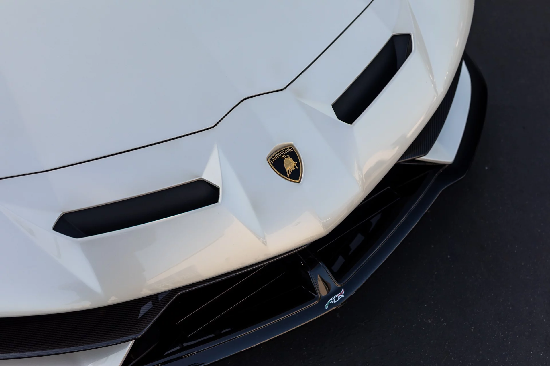 Balloon White Lamborghini Aventador