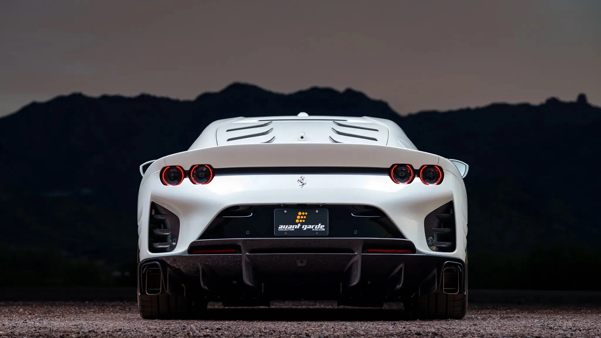 Bianco Italia Ferrari 812