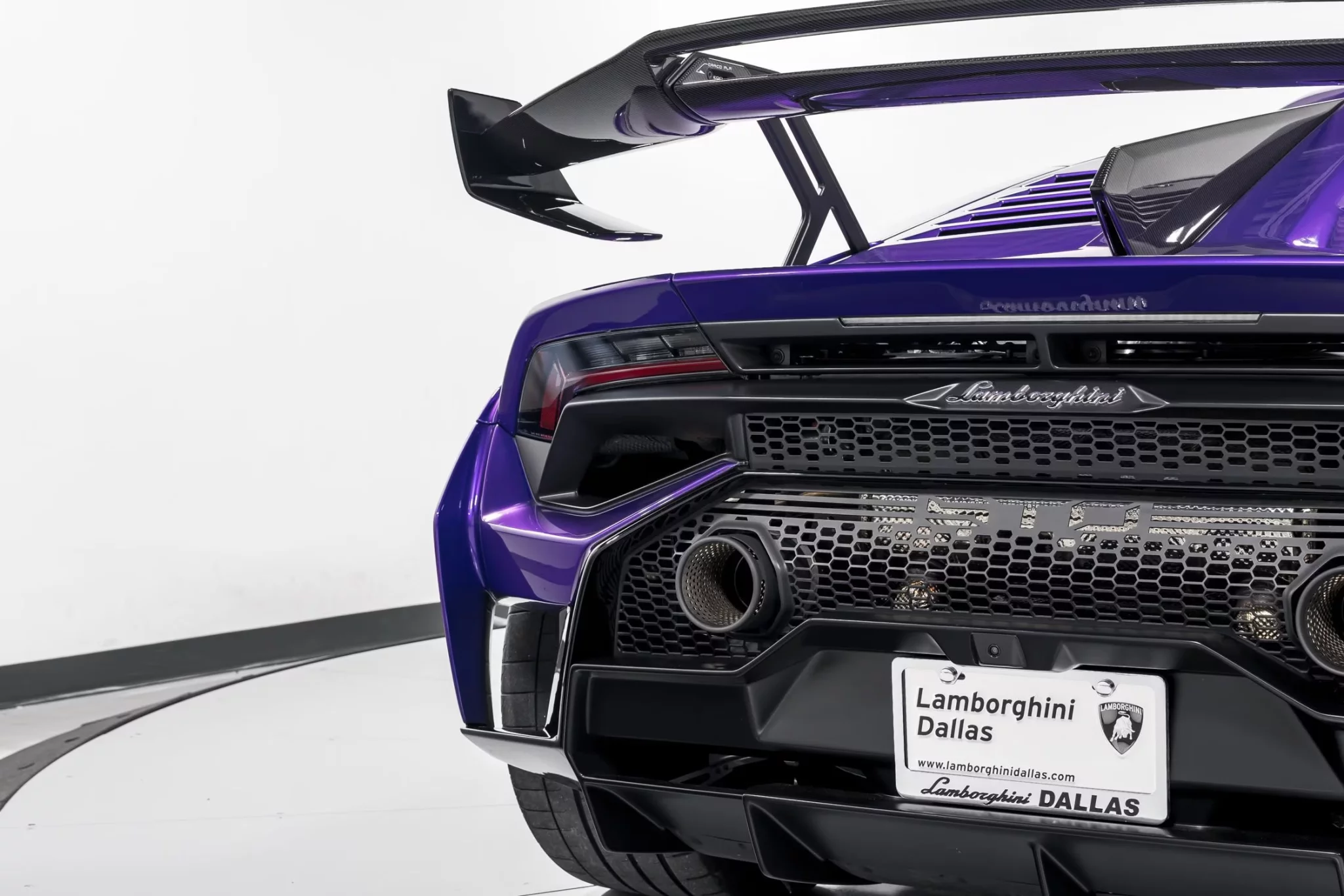 Viola Pasifae Lamborghini Huracán