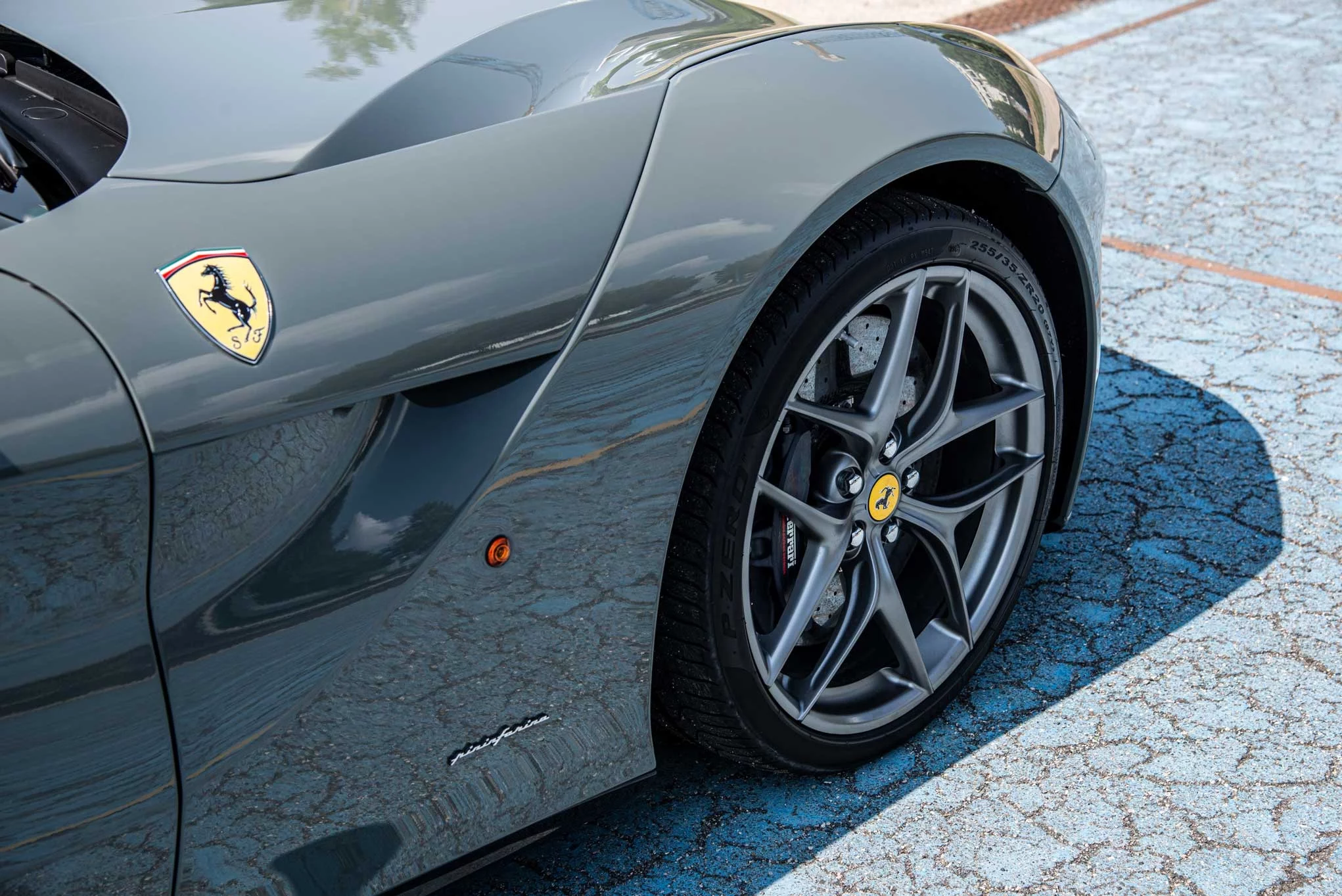 Grigio Medio Ferrari F12