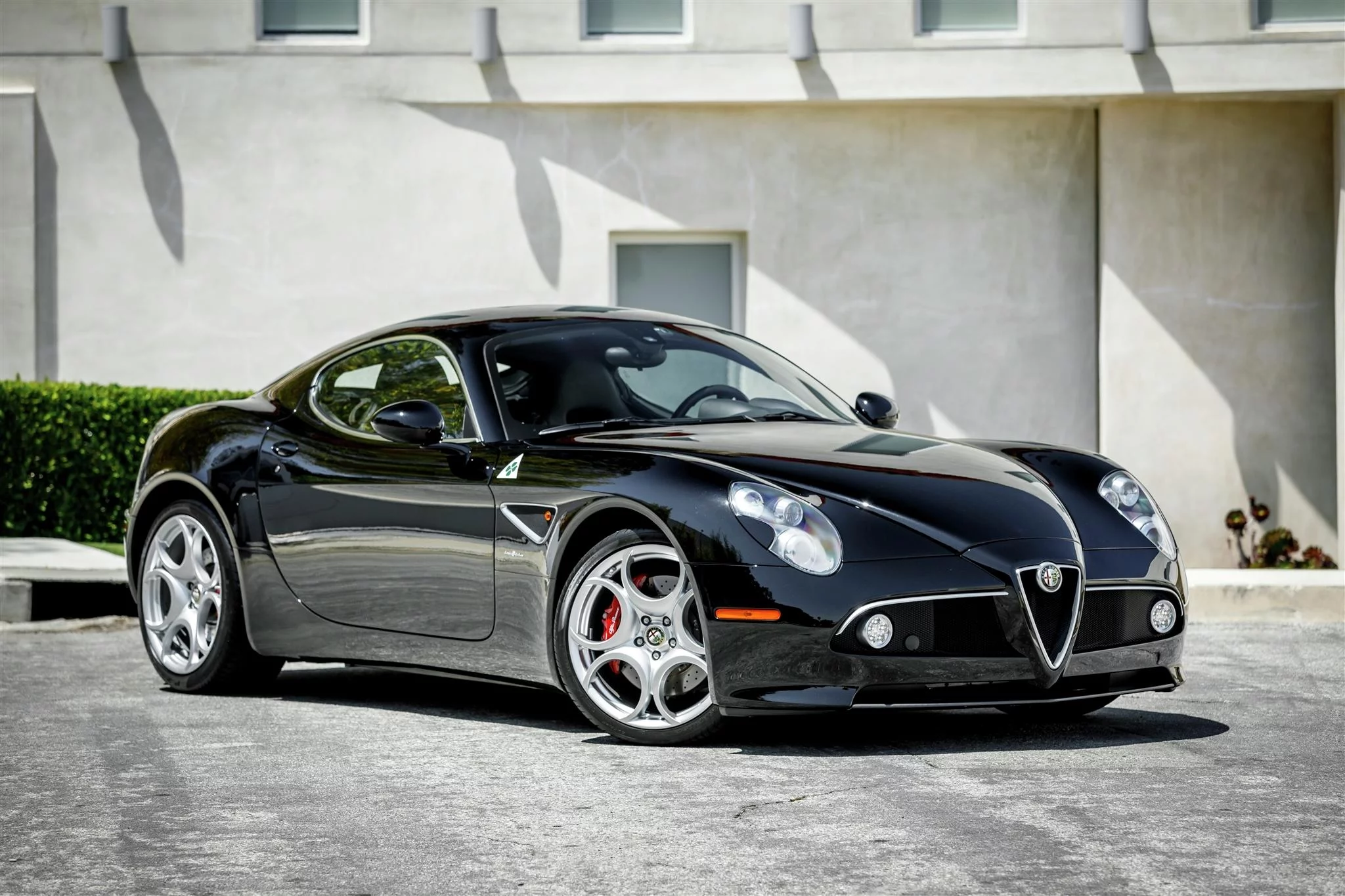 Nero Alfa Romeo 8C