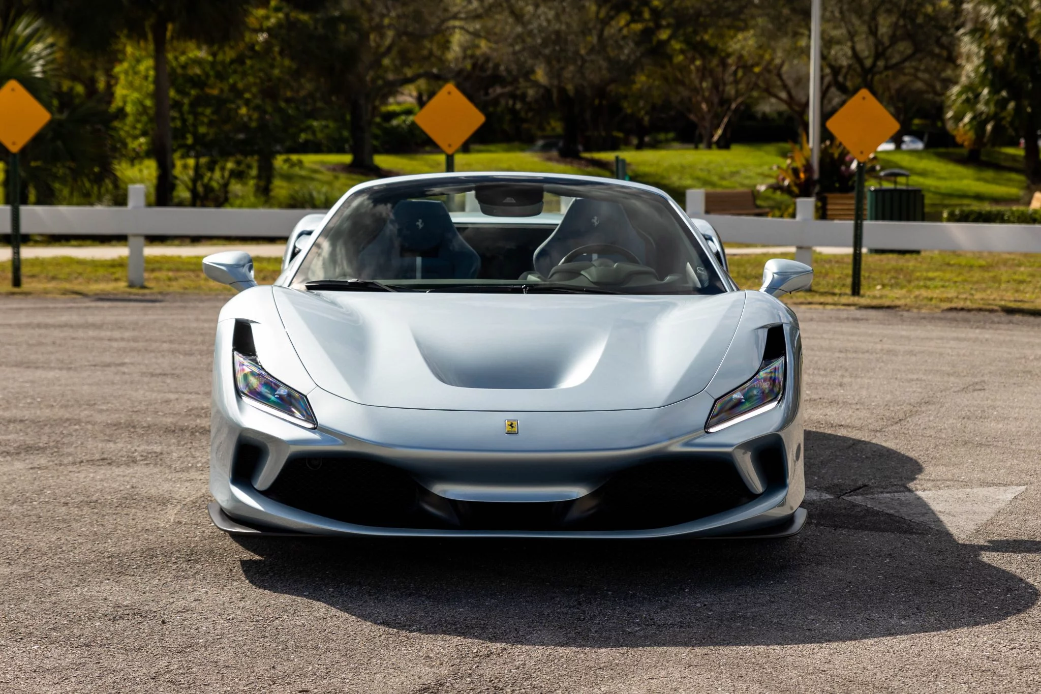 Grigio Alloy Ferrari F8