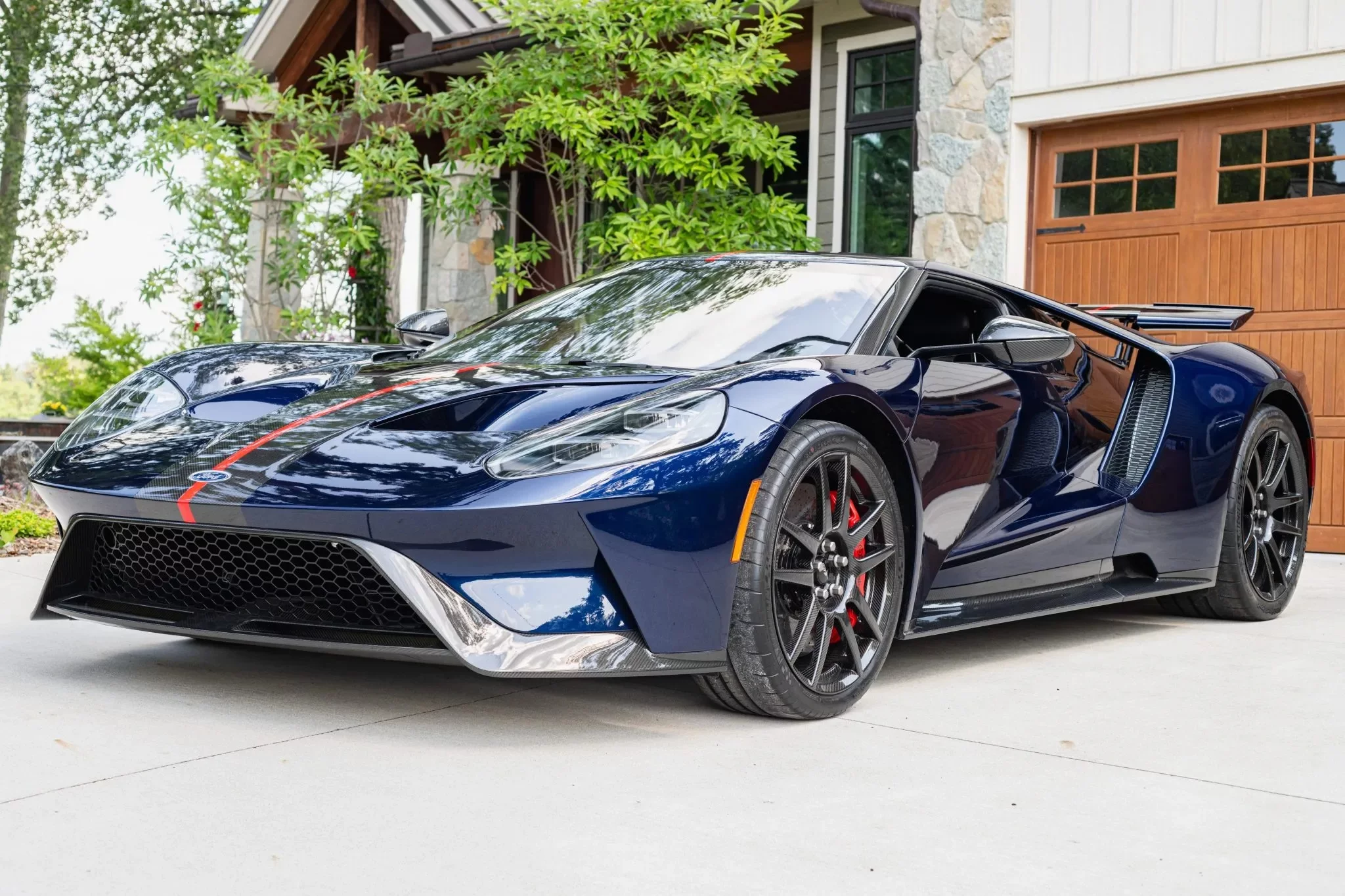 Kona Blue Ford GT