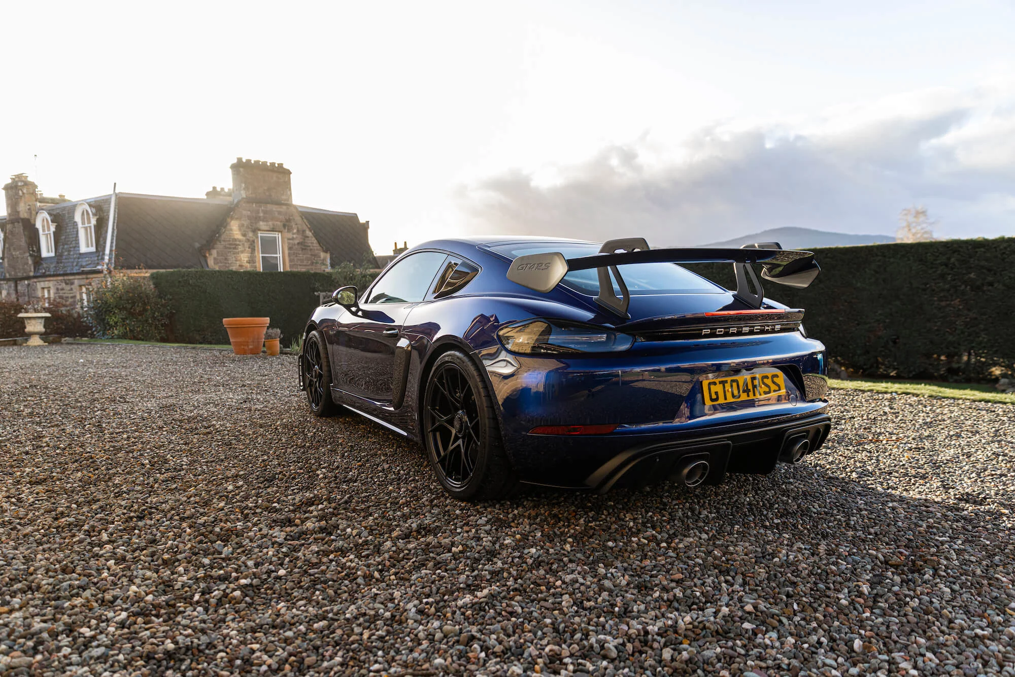 Gentian Blue Metallic Porsche 718 Cayman GT4 RS