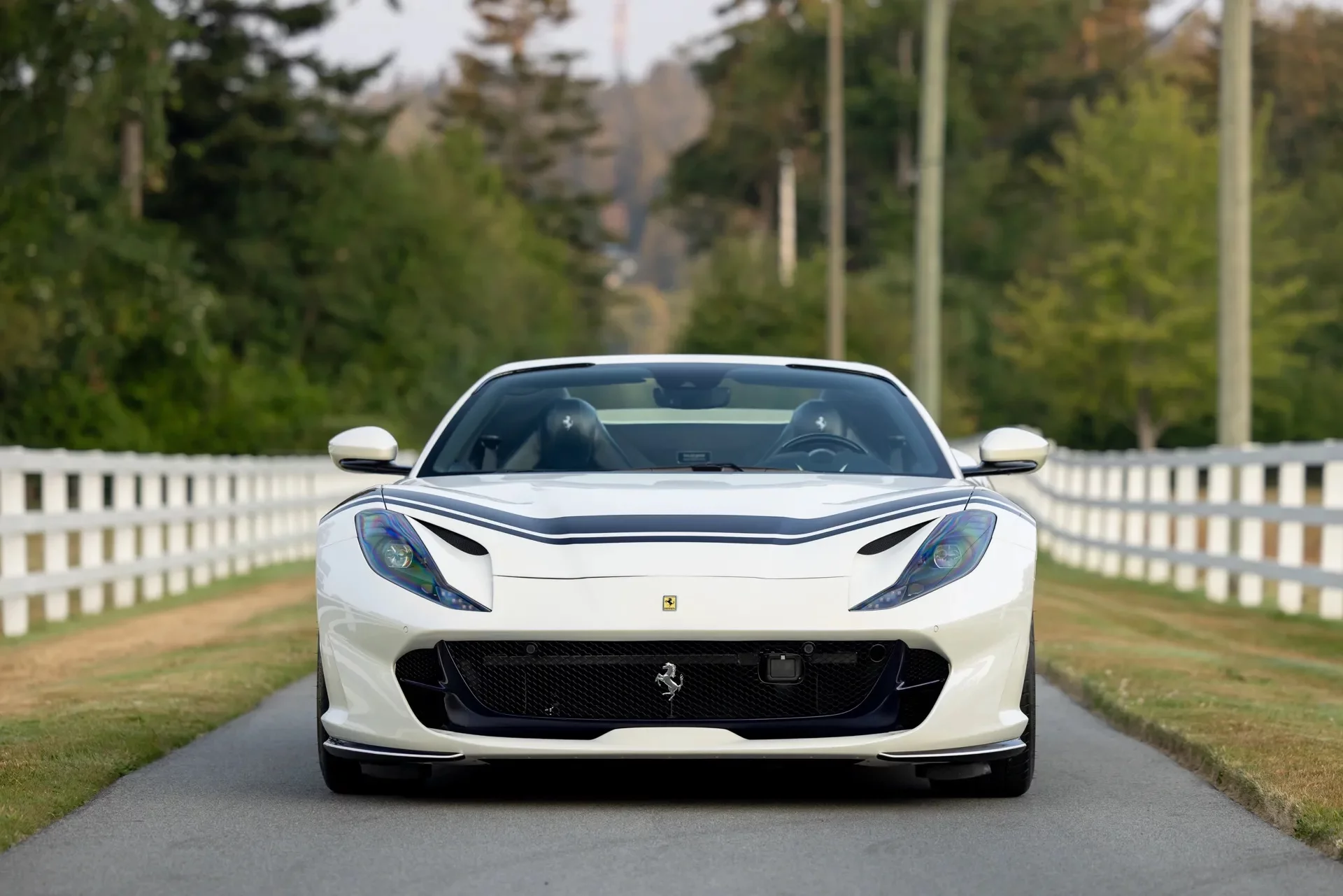 Bianco Birdcage Ferrari 812