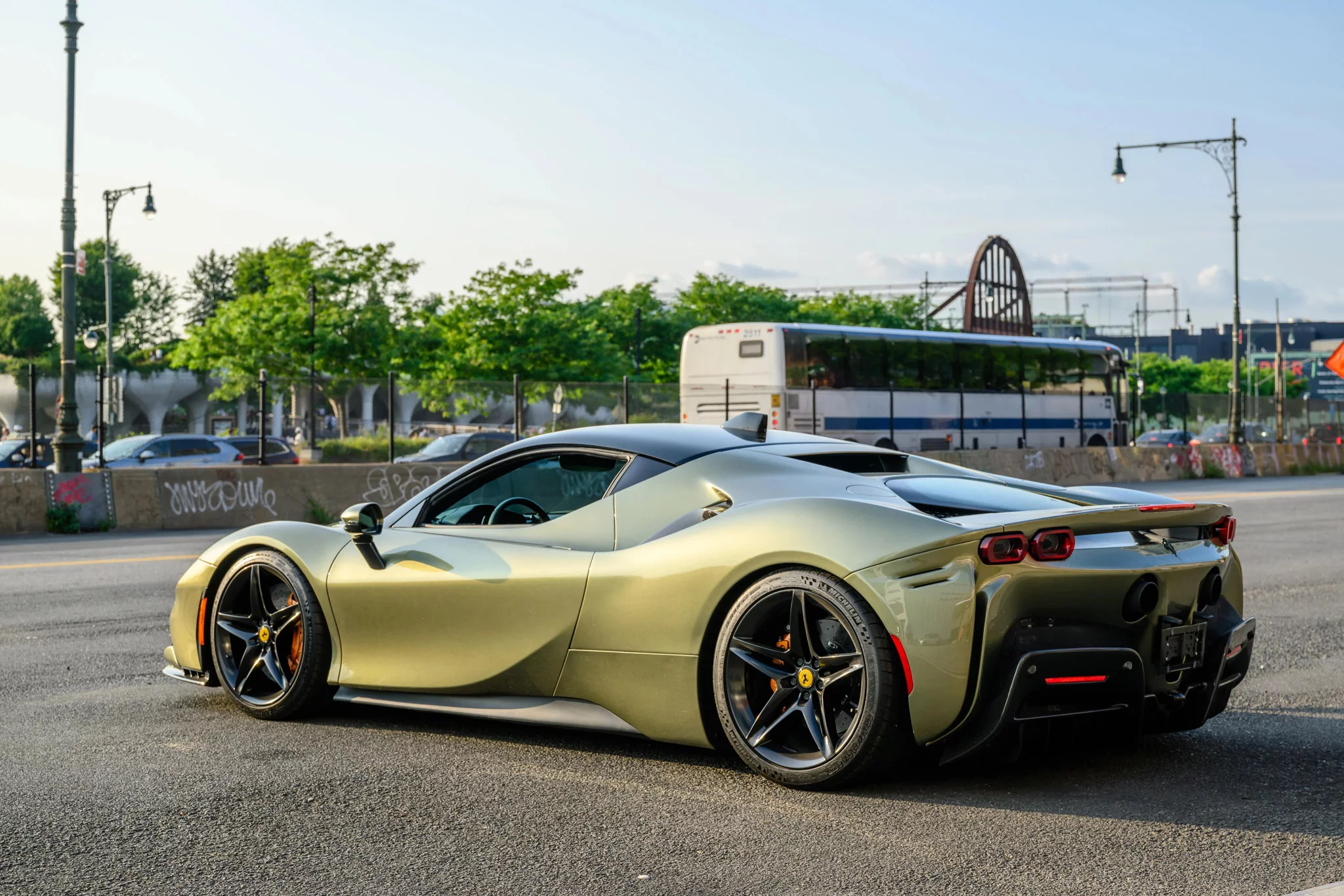 Verde Masoni Ferrari SF90