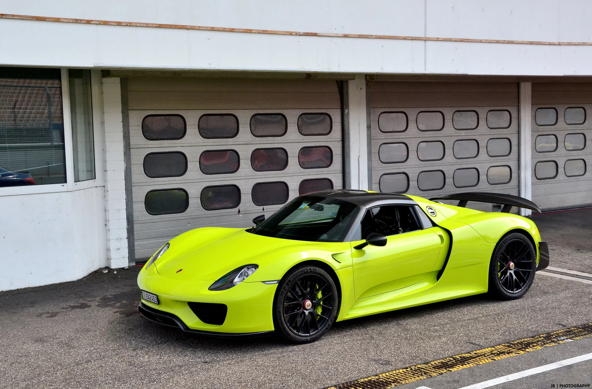 Acid Green Porsche 918 Spyder