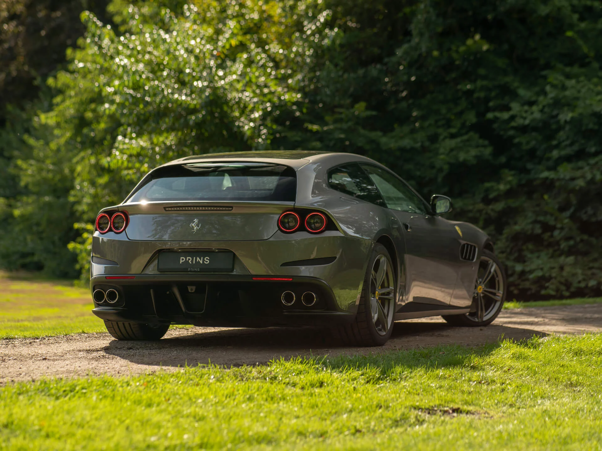 Grigio Ferro Ferrari GTC4Lusso