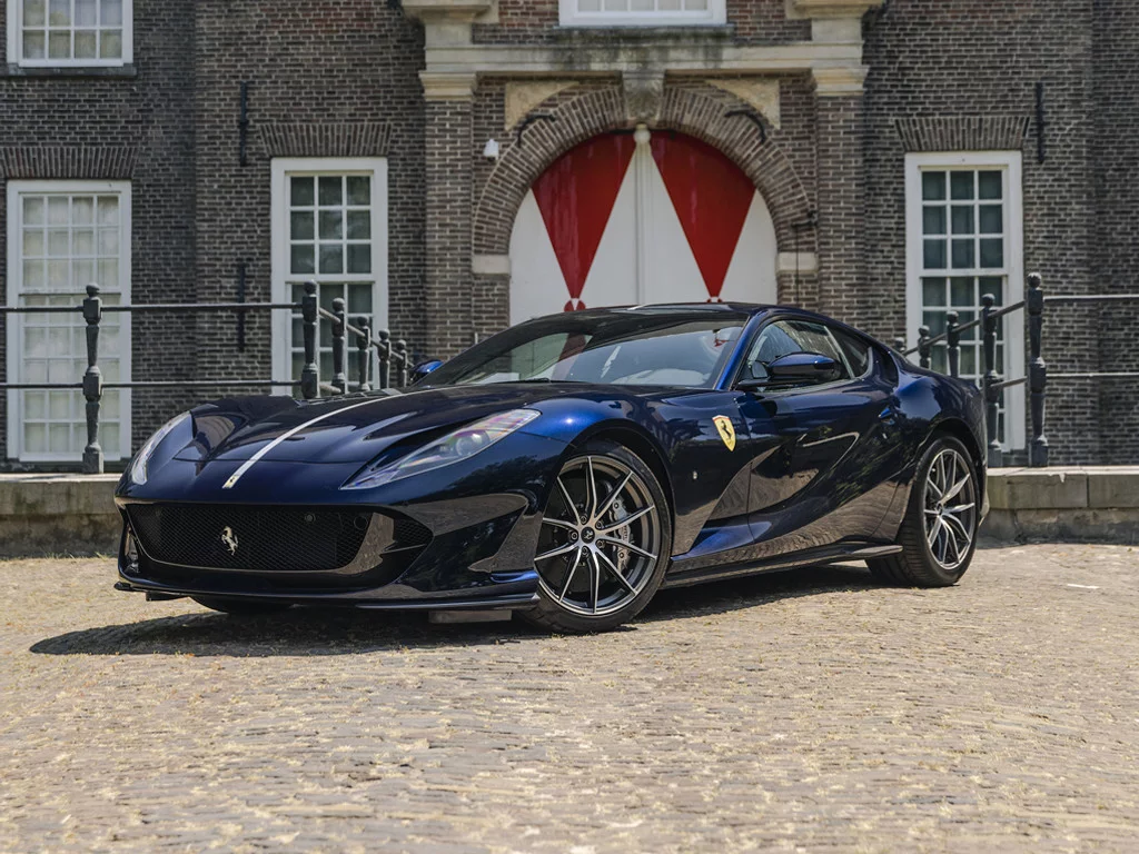 Blu Micalizzato Ferrari 812