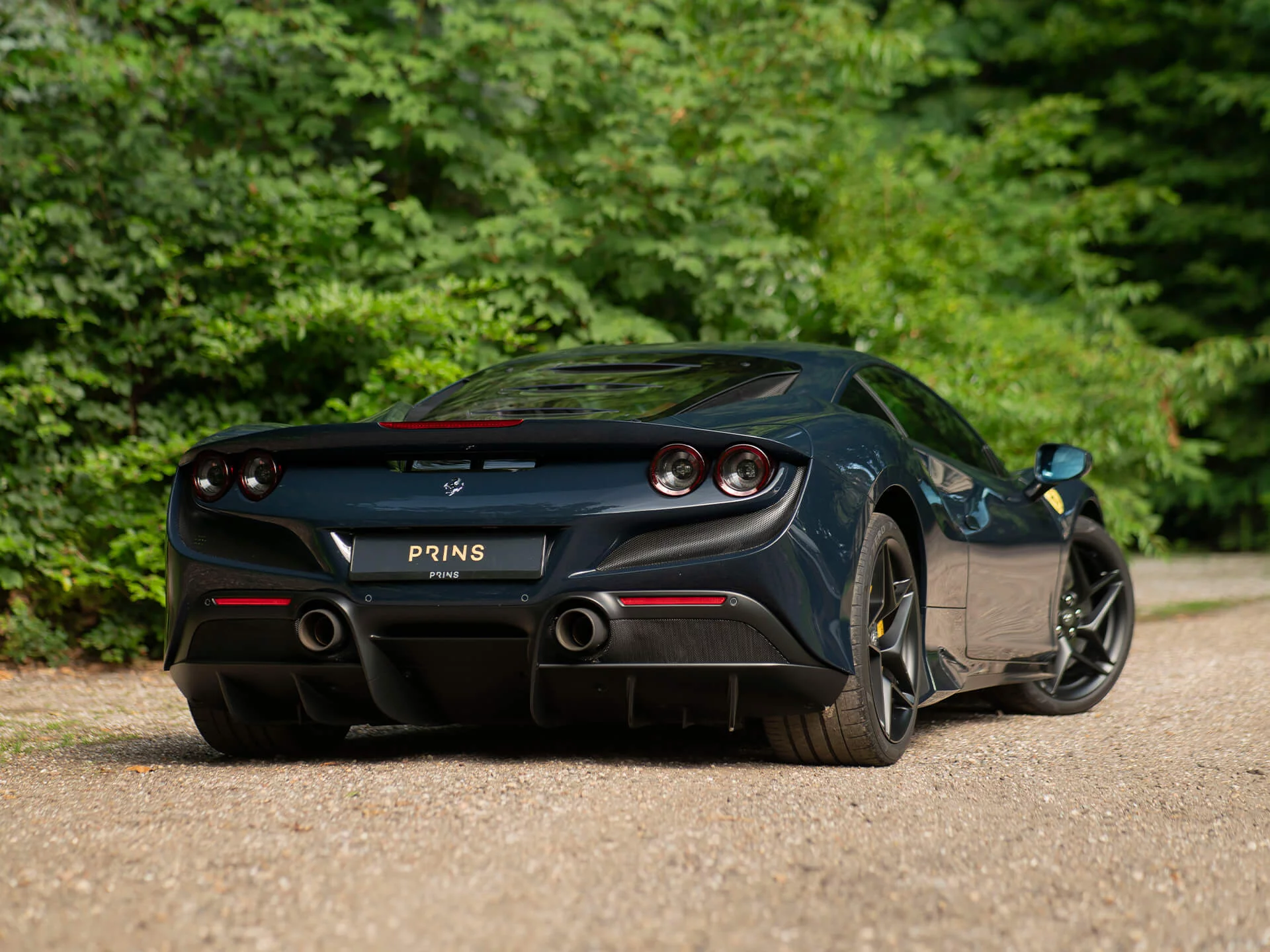 Nuovo Blu Pozzi Ferrari F8