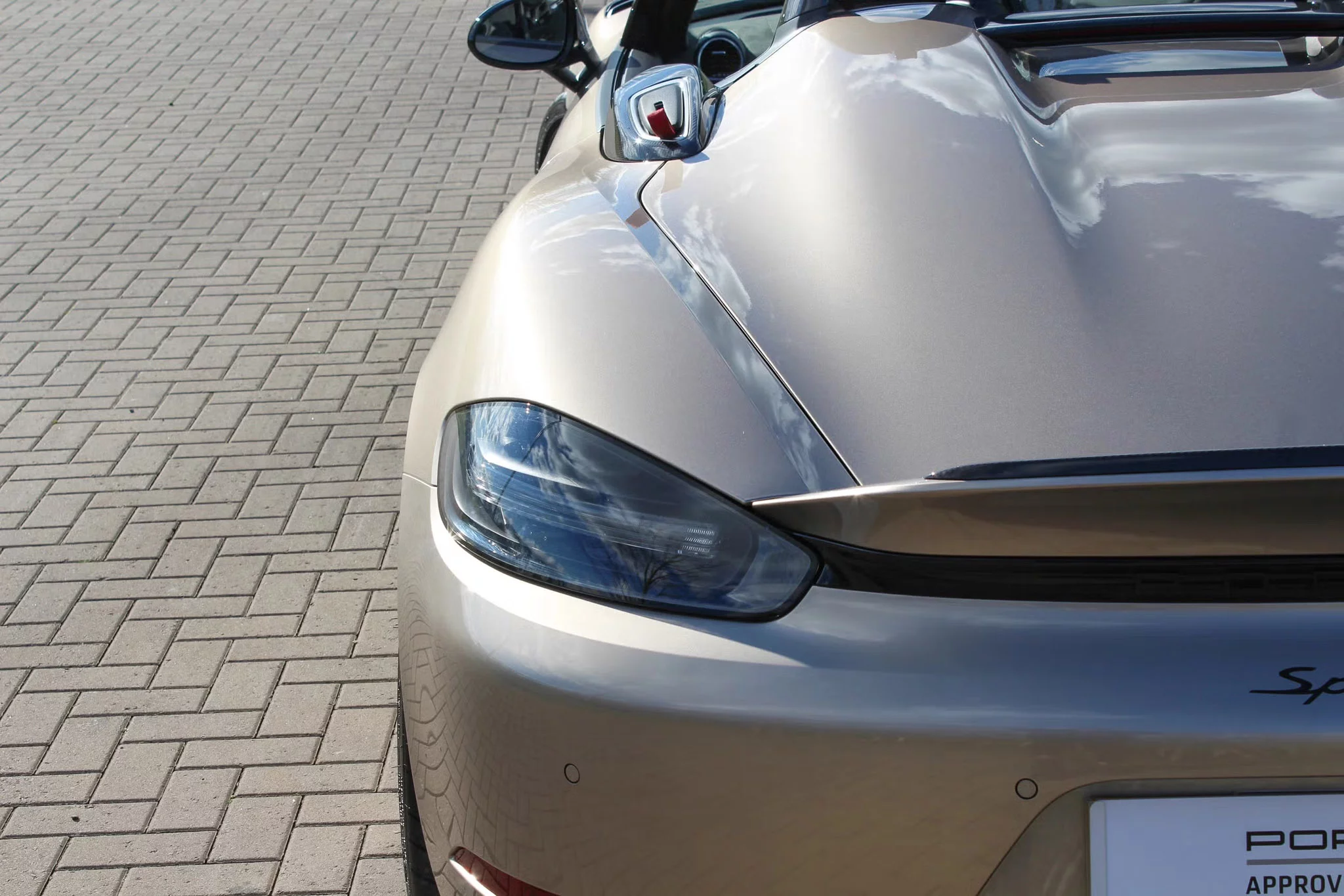 Palladium Metallic Porsche 718 Spyder RS