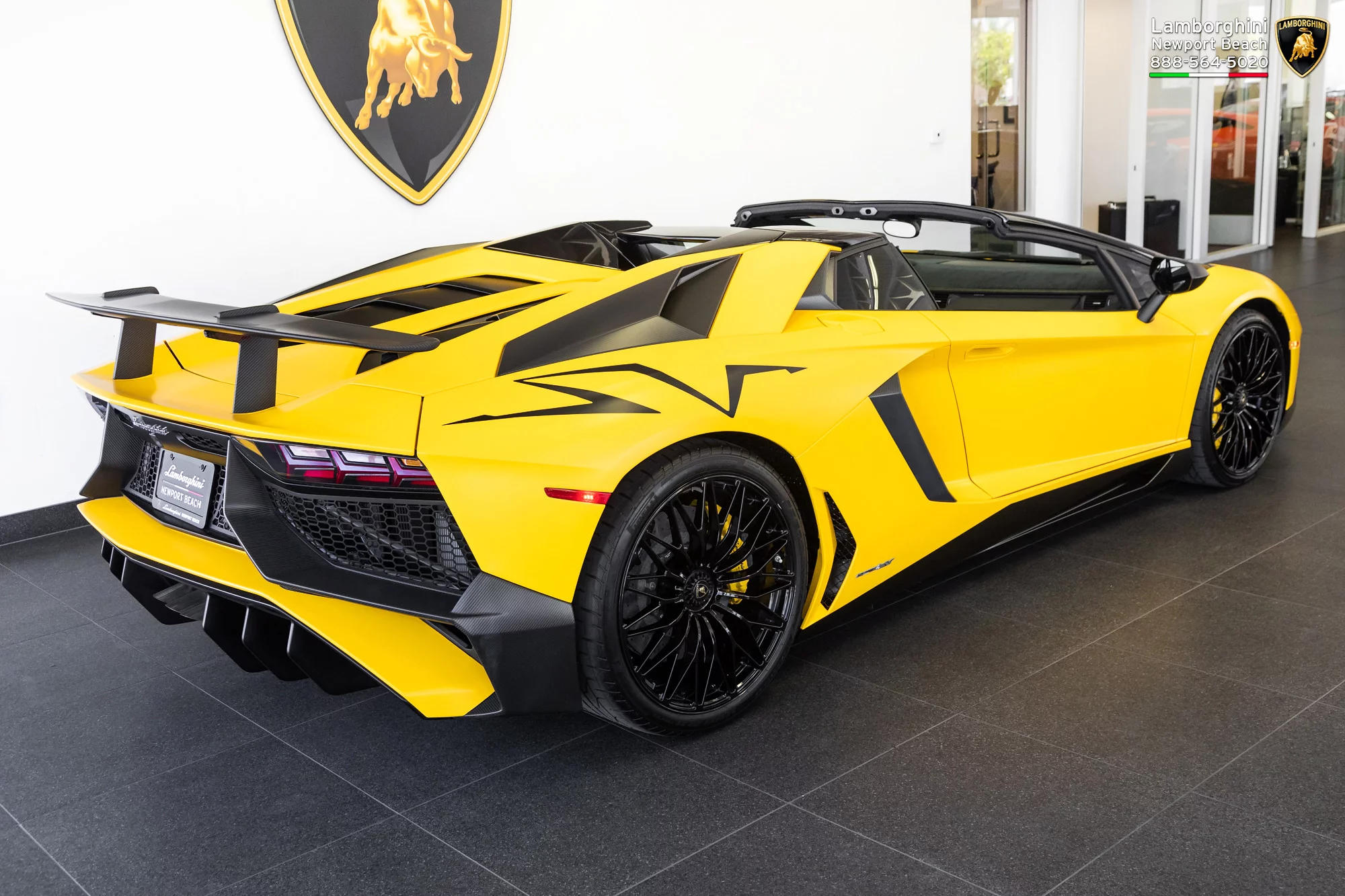 Giallo Horus Lamborghini Aventador