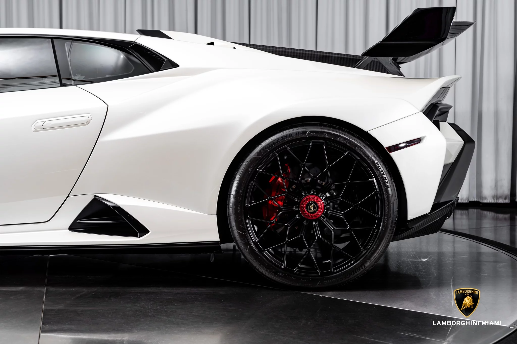 Balloon White Lamborghini Huracán