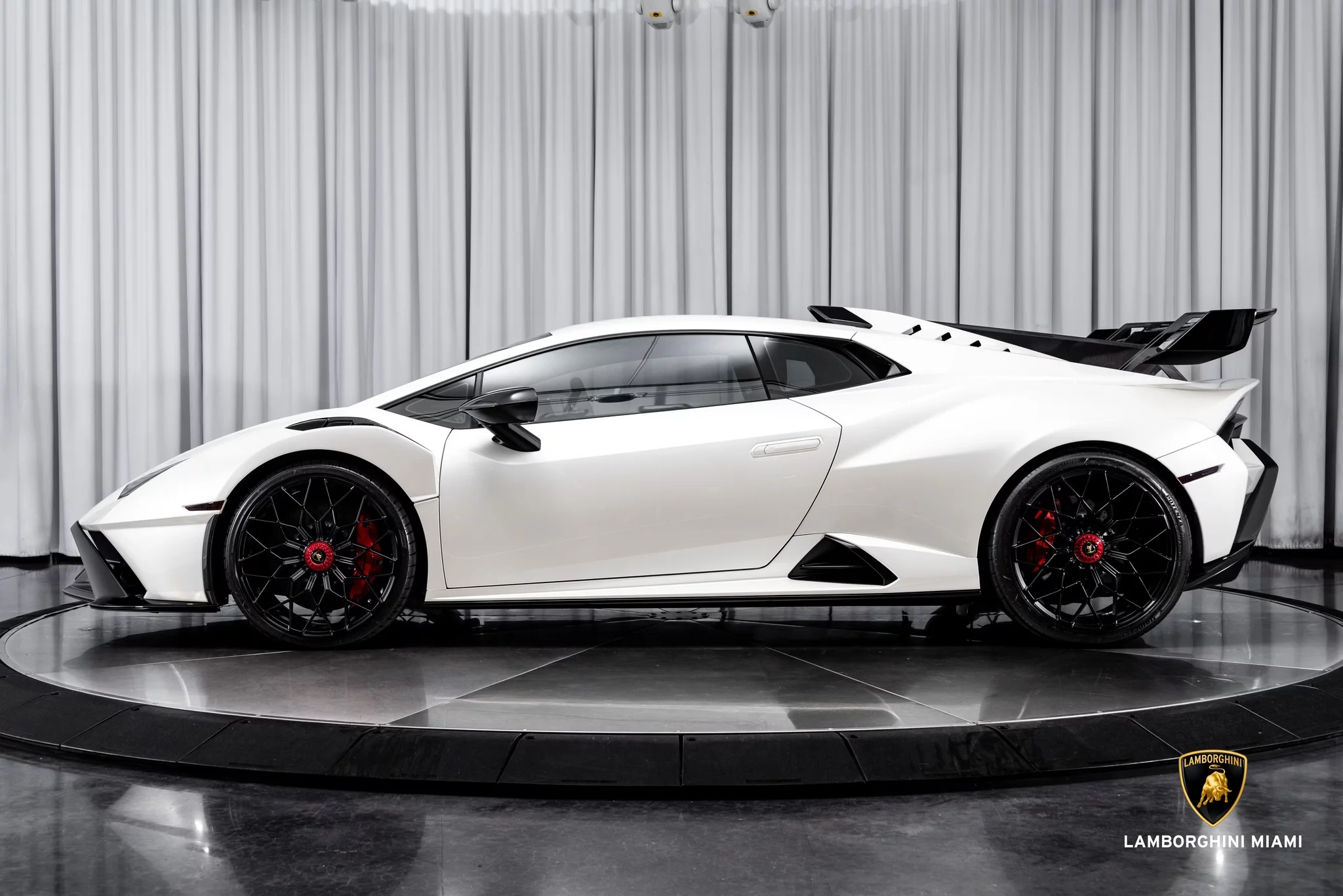 Balloon White Lamborghini Huracán