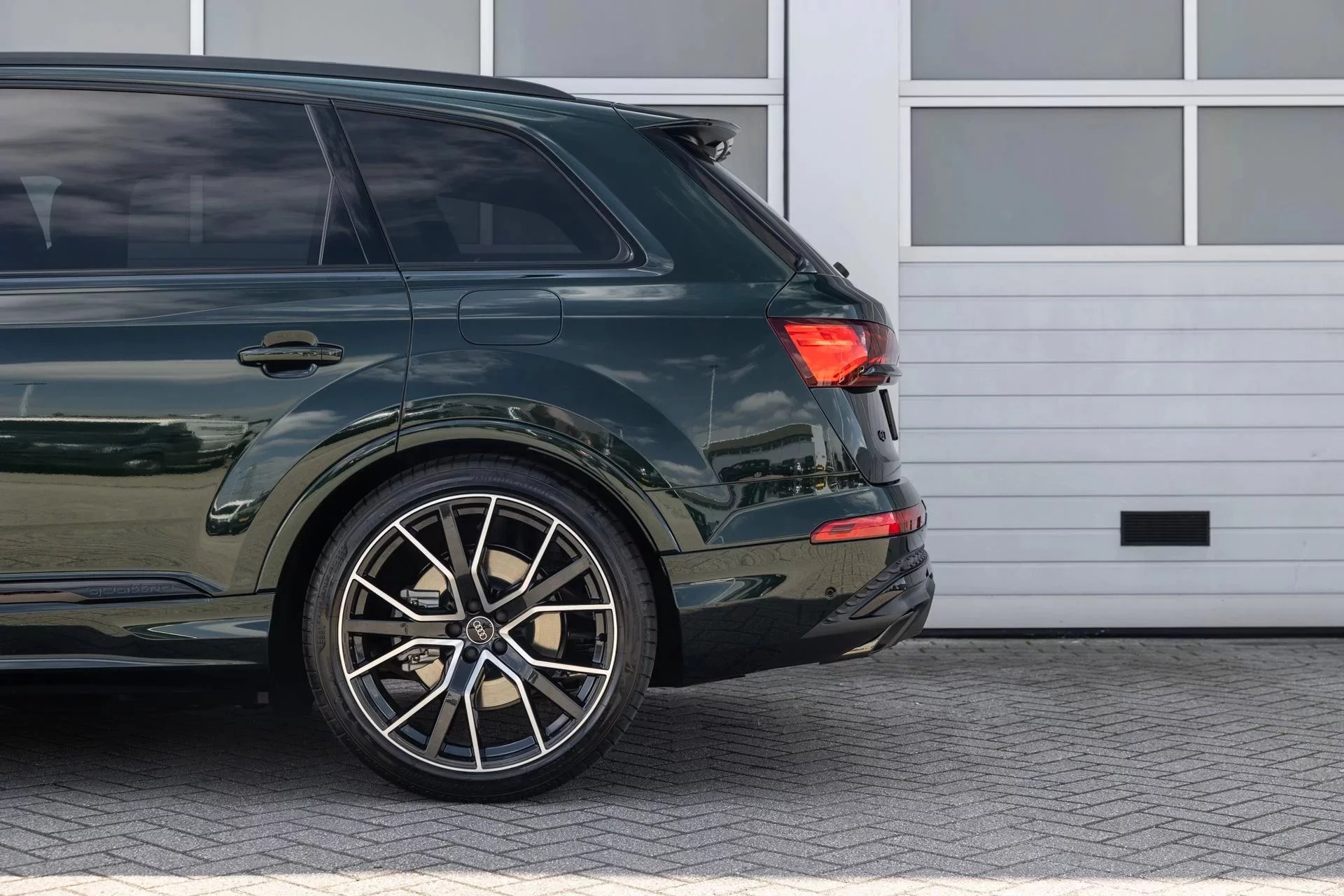 Deep Green Audi Q7