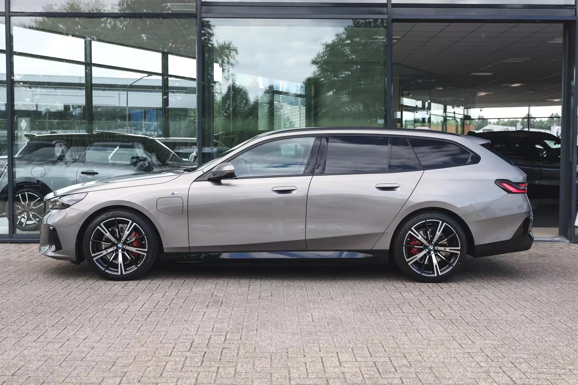 Oxid Grey II BMW 5 Series