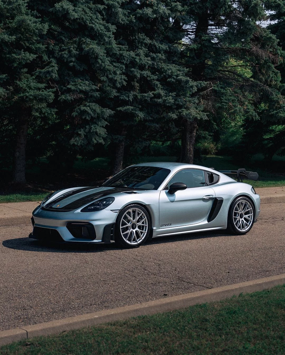 Azzurro Thetys Porsche 718 Cayman GT4 RS