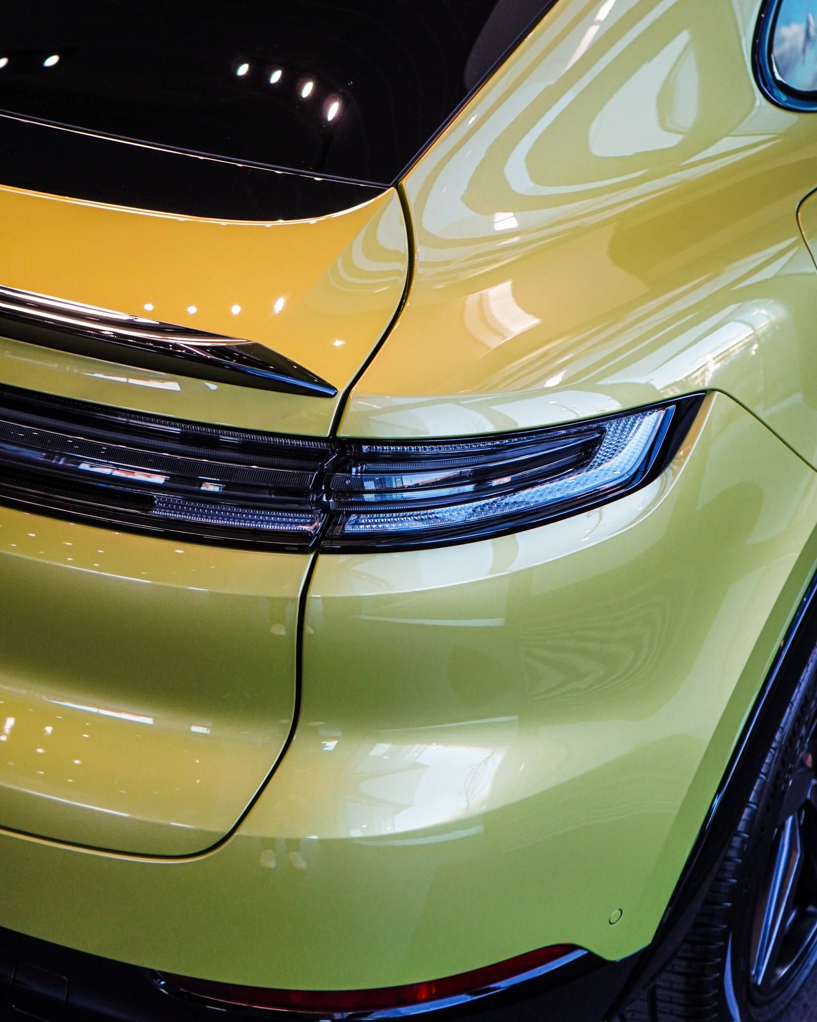 Peridot Metallic Porsche Cayenne