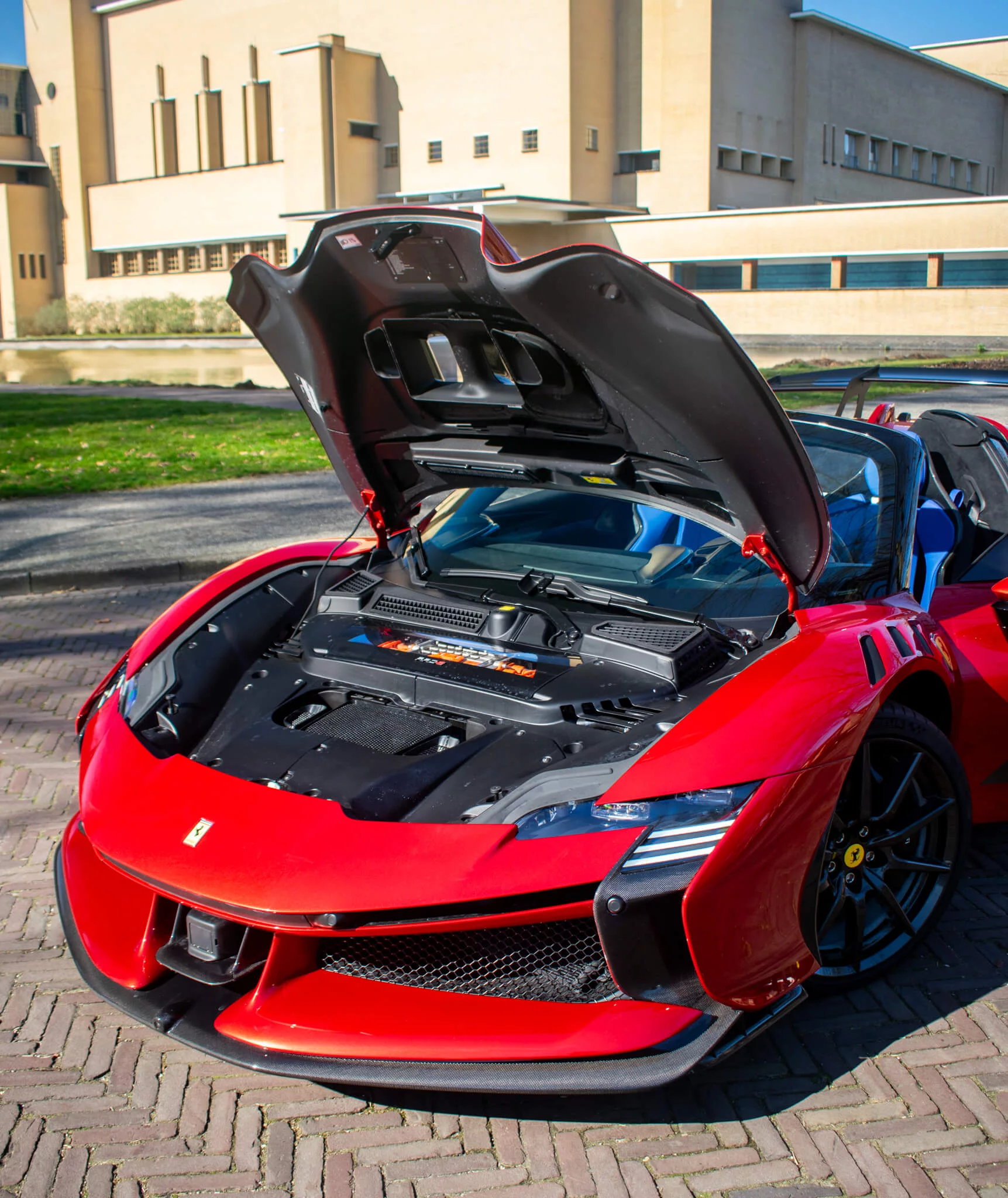 Rosso Magma Ferrari SF90