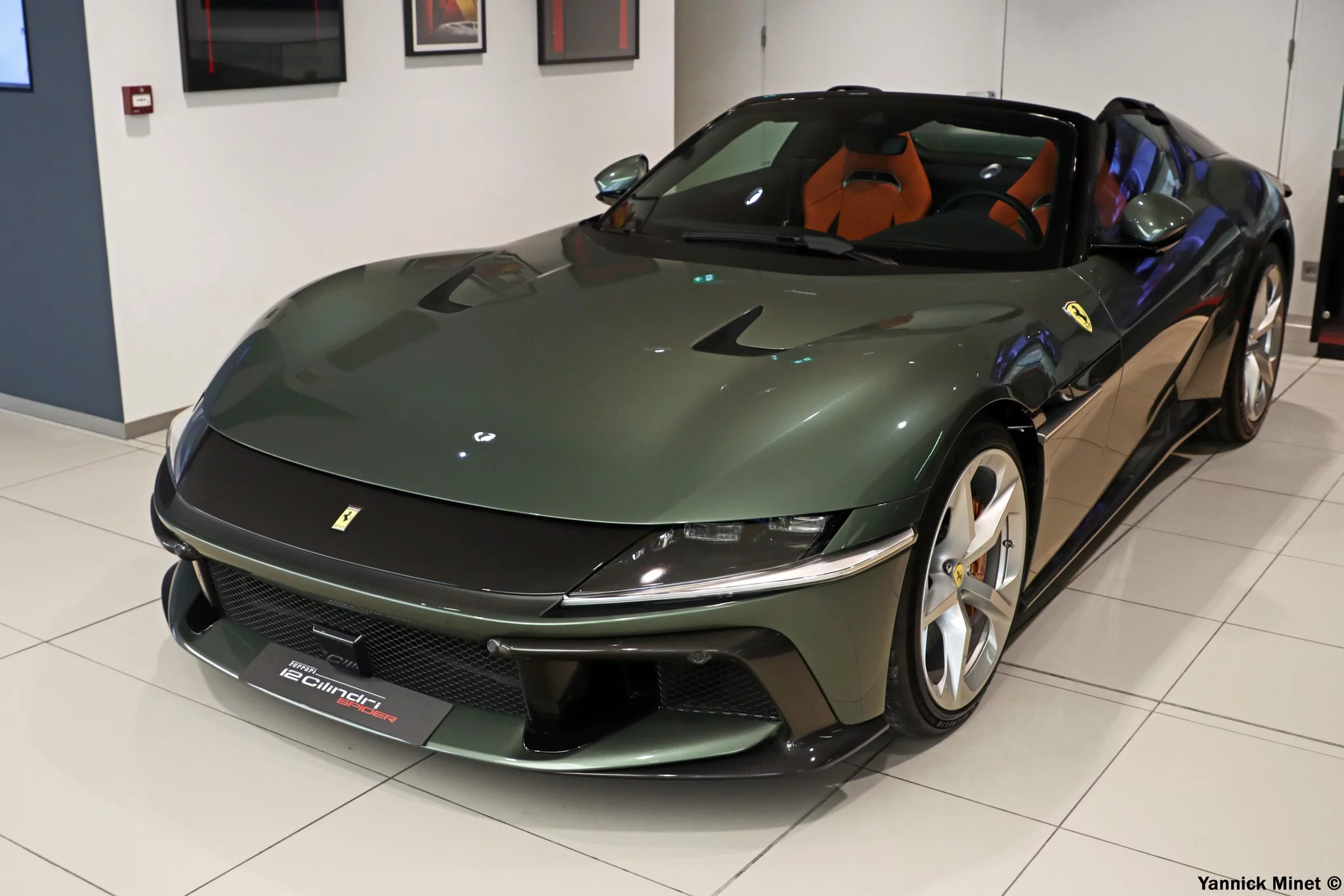 Verde Toscana Ferrari 12Cilindri